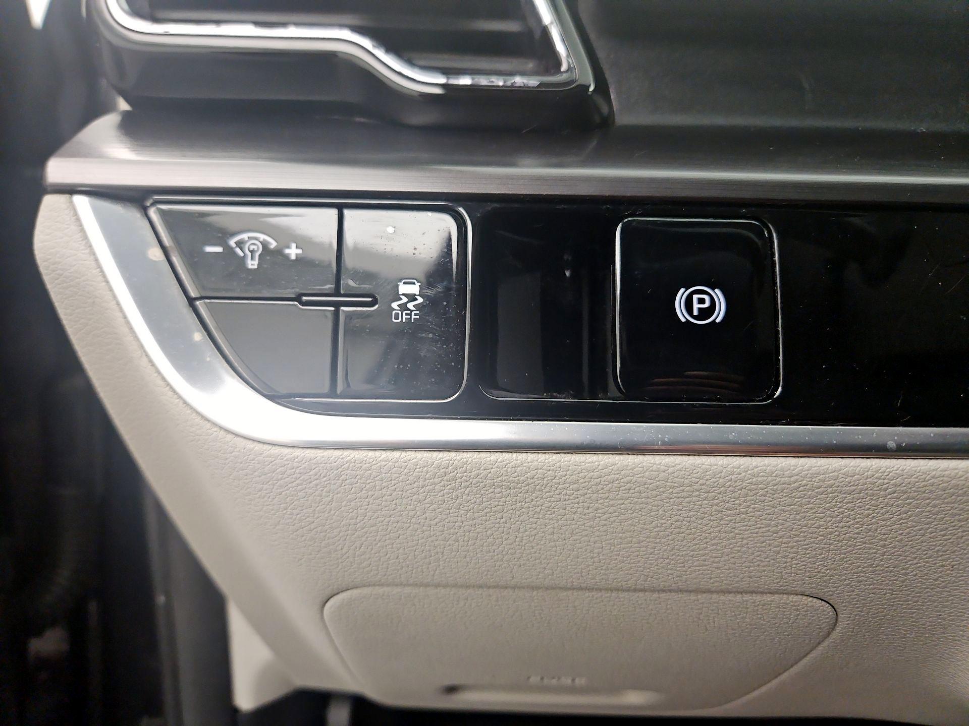 Thumbnail: 2023 Kia Sportage - 13