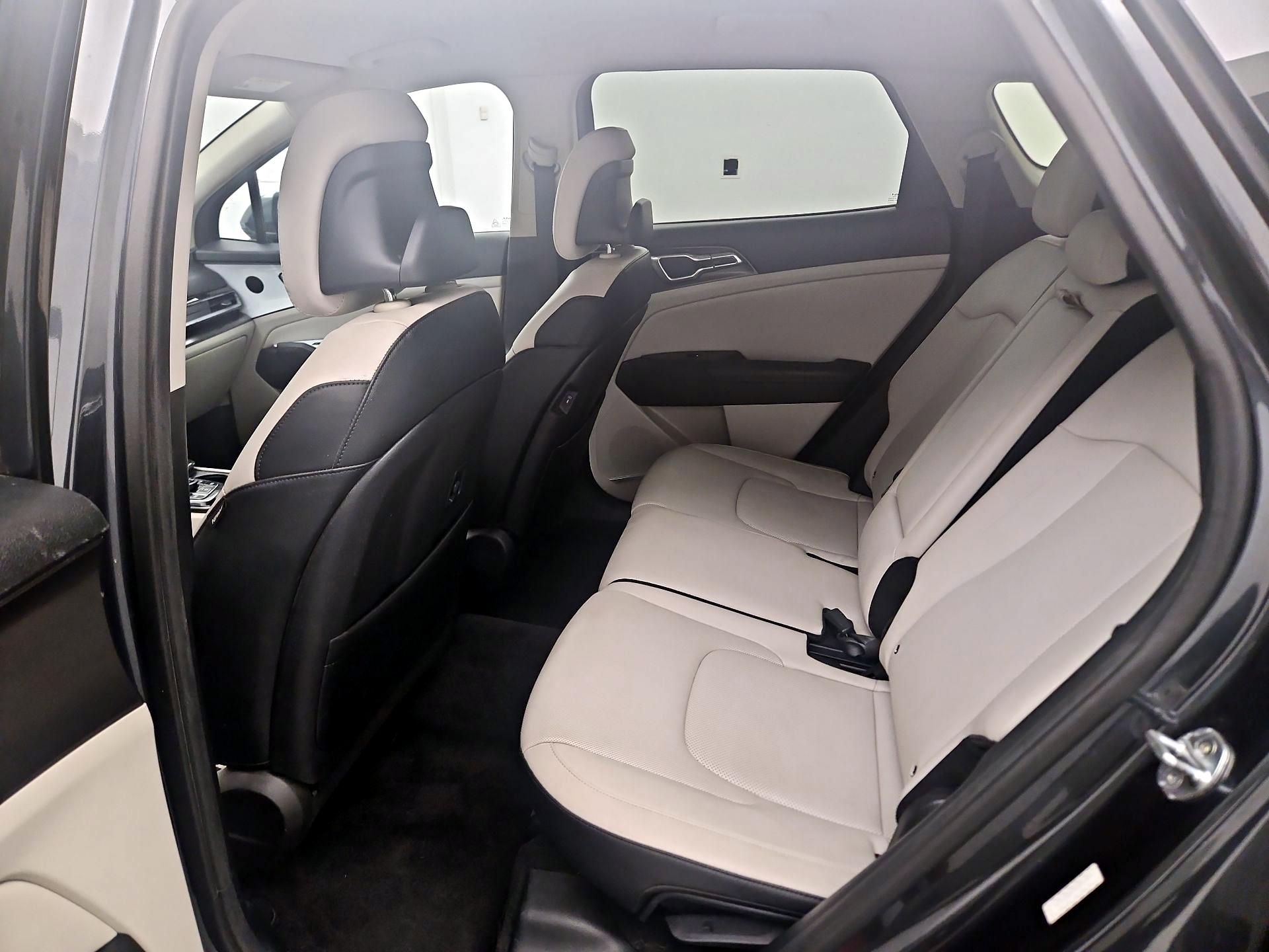 Thumbnail: 2023 Kia Sportage - 18