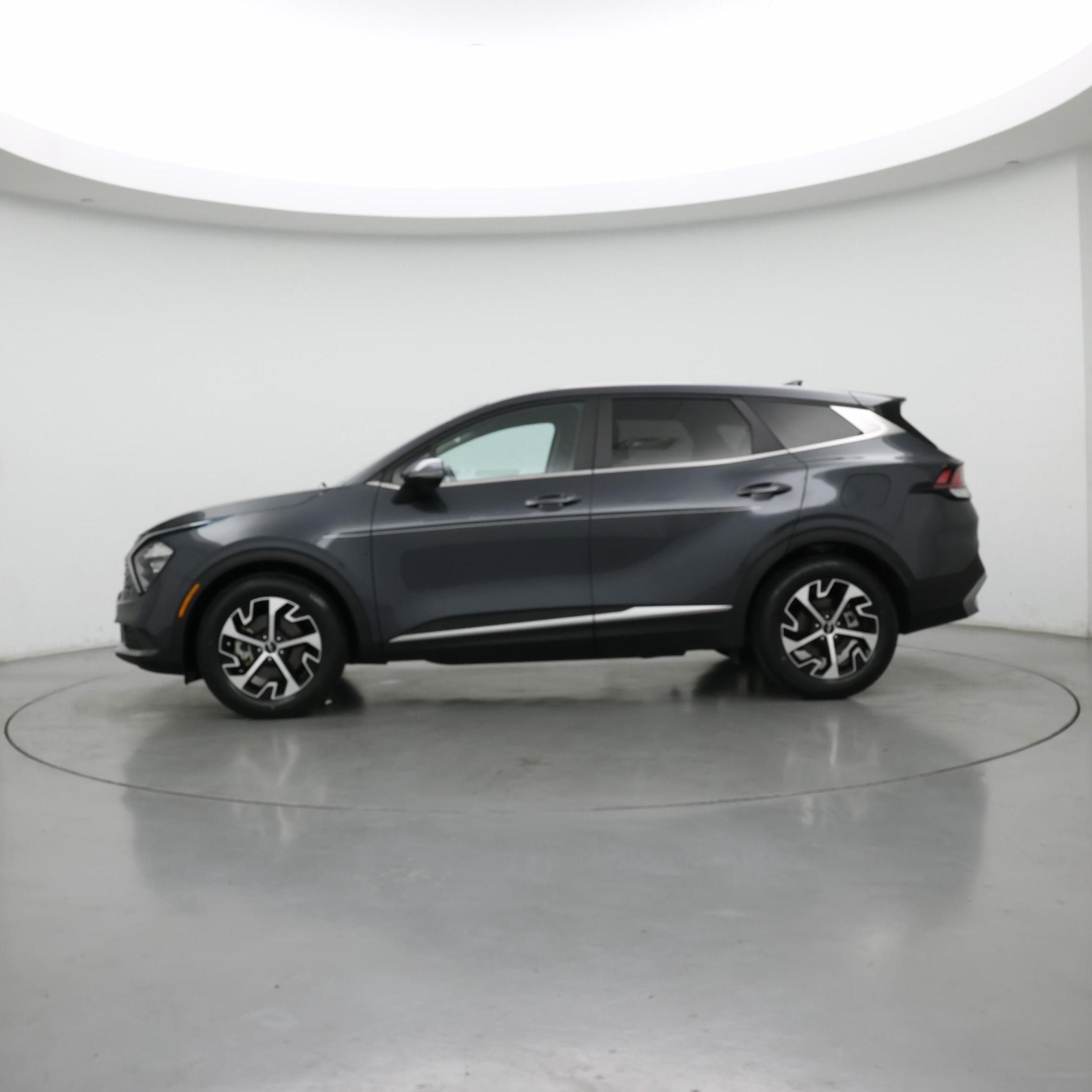 Thumbnail: 2023 Kia Sportage - 3