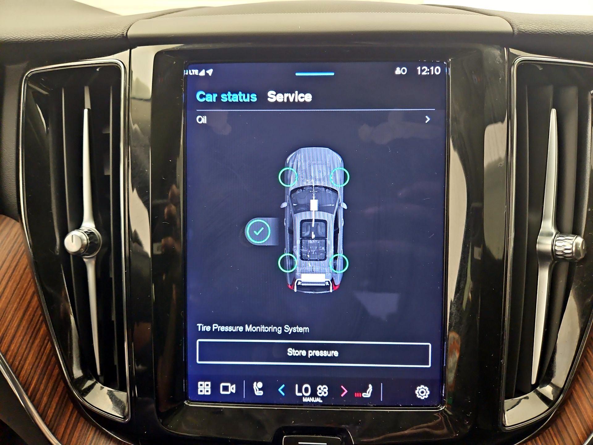 Thumbnail: 2023 Volvo XC60 - 16