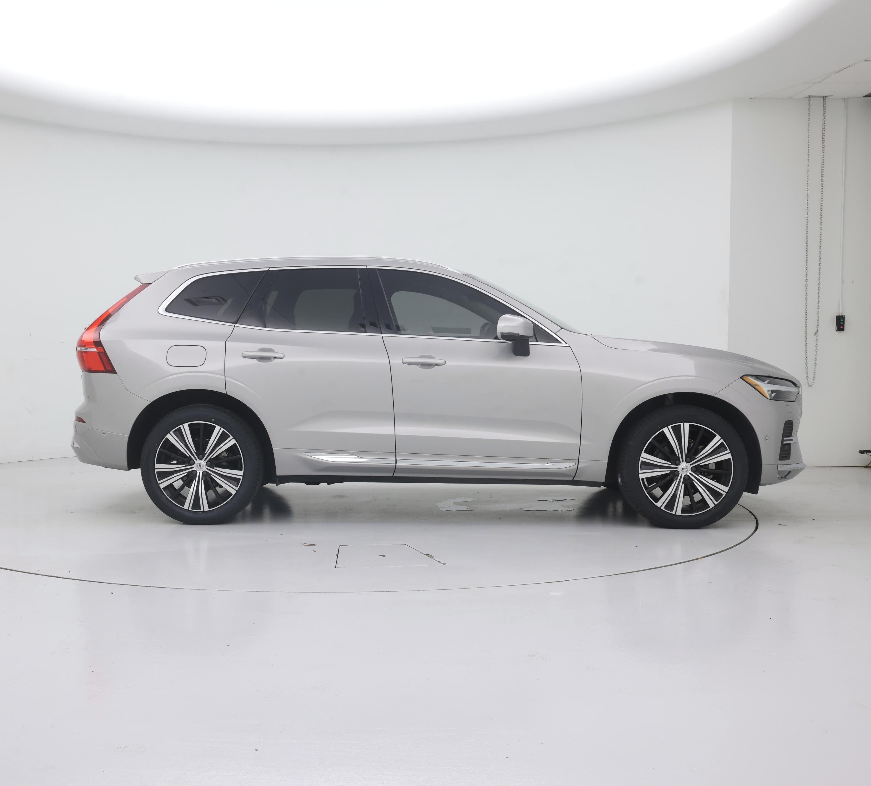 Thumbnail: 2023 Volvo XC60 - 7