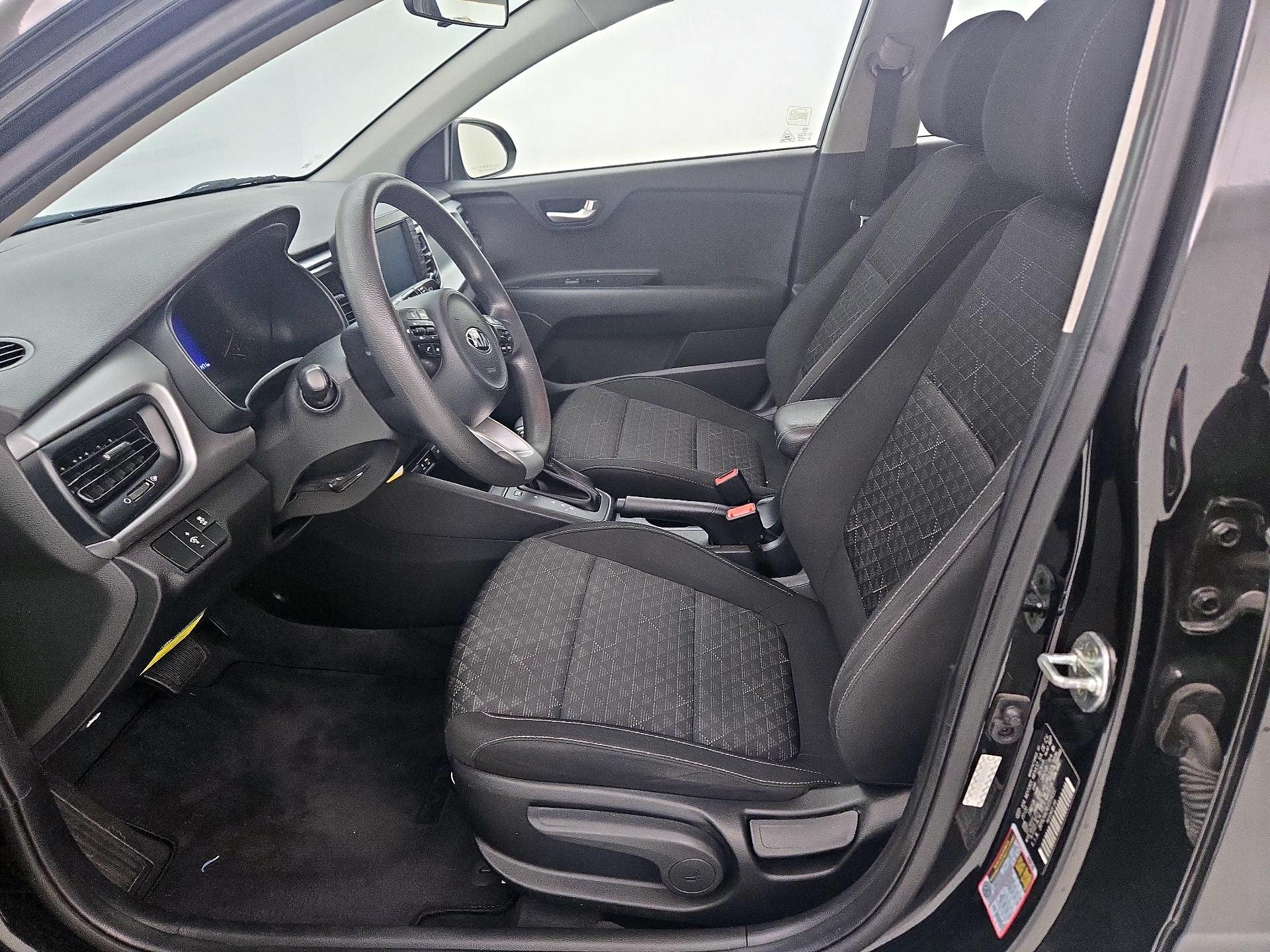 Thumbnail: 2020 Kia Rio - 11