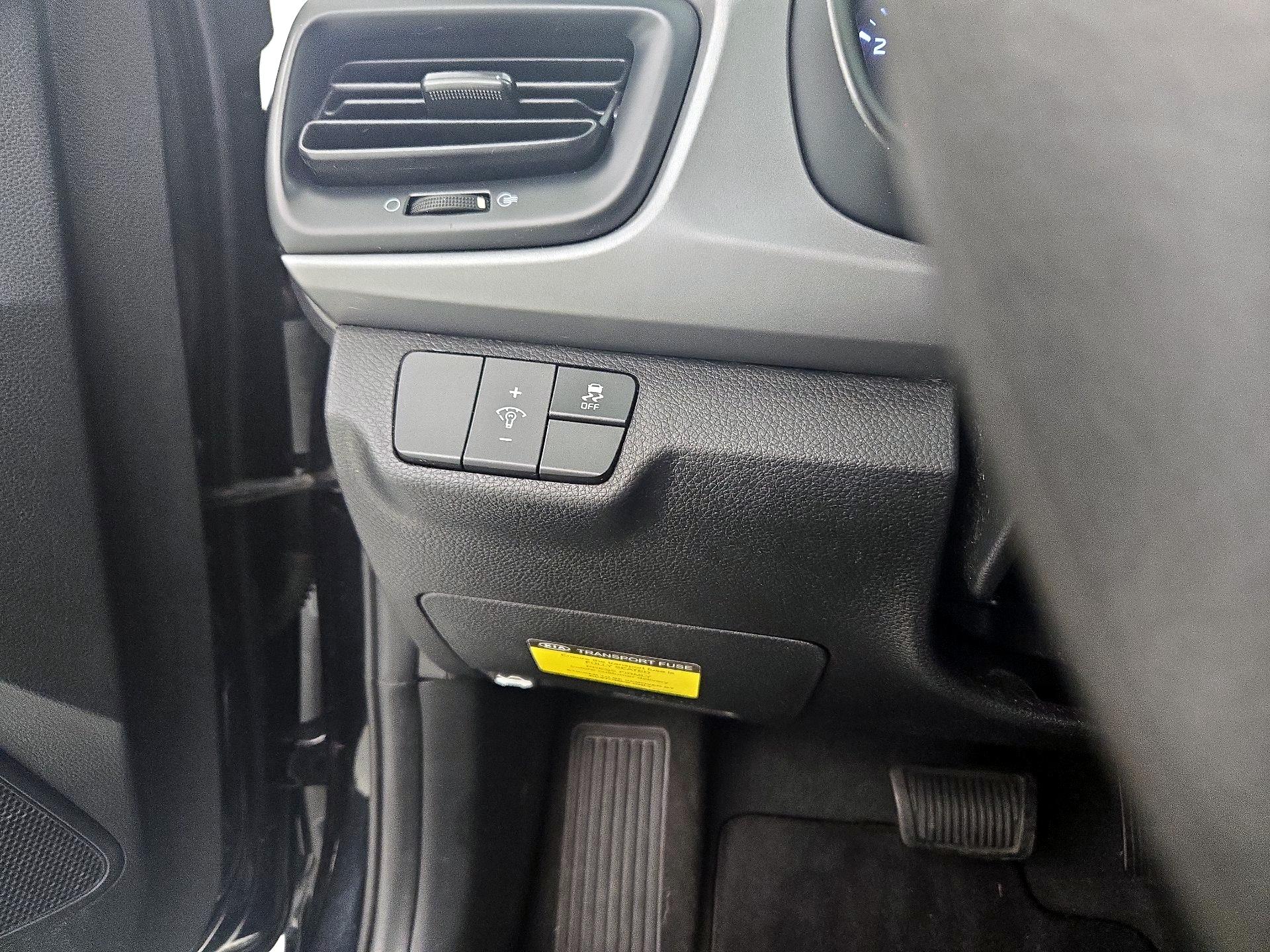 Thumbnail: 2020 Kia Rio - 13