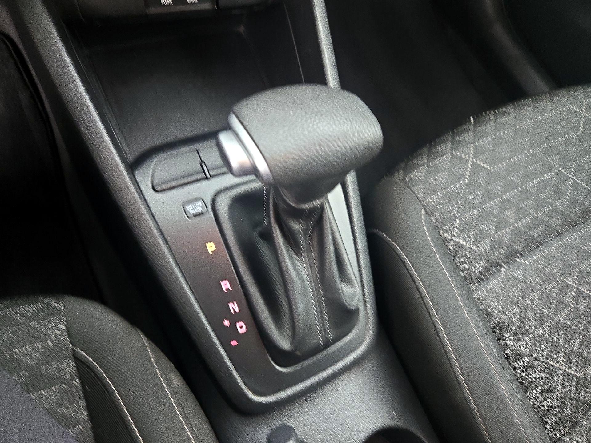 Thumbnail: 2020 Kia Rio - 17