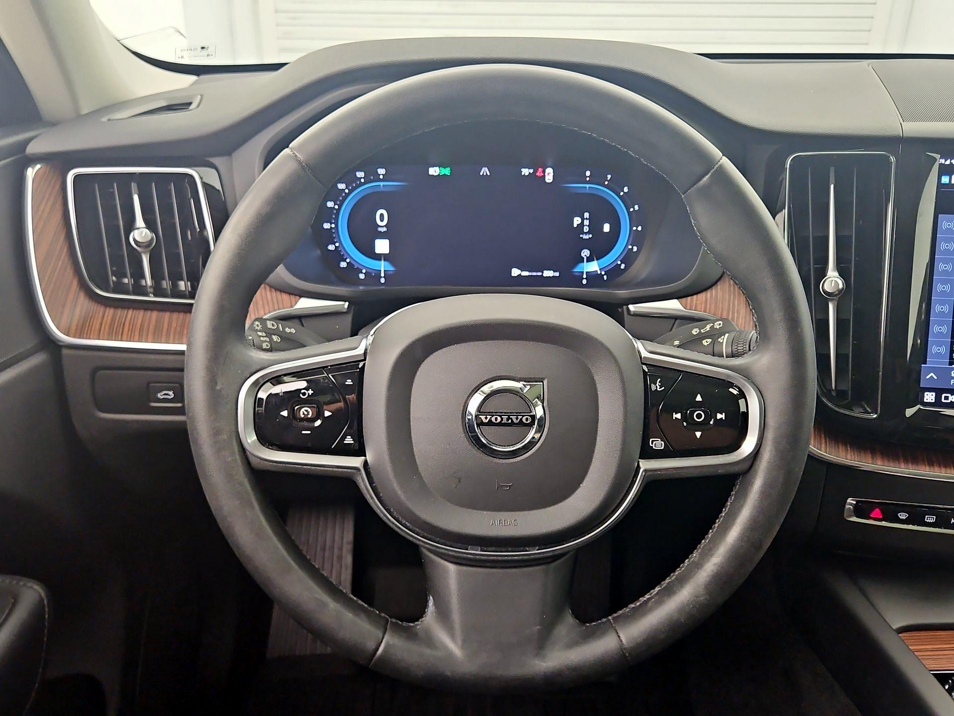 Thumbnail: 2023 Volvo XC60 - 10
