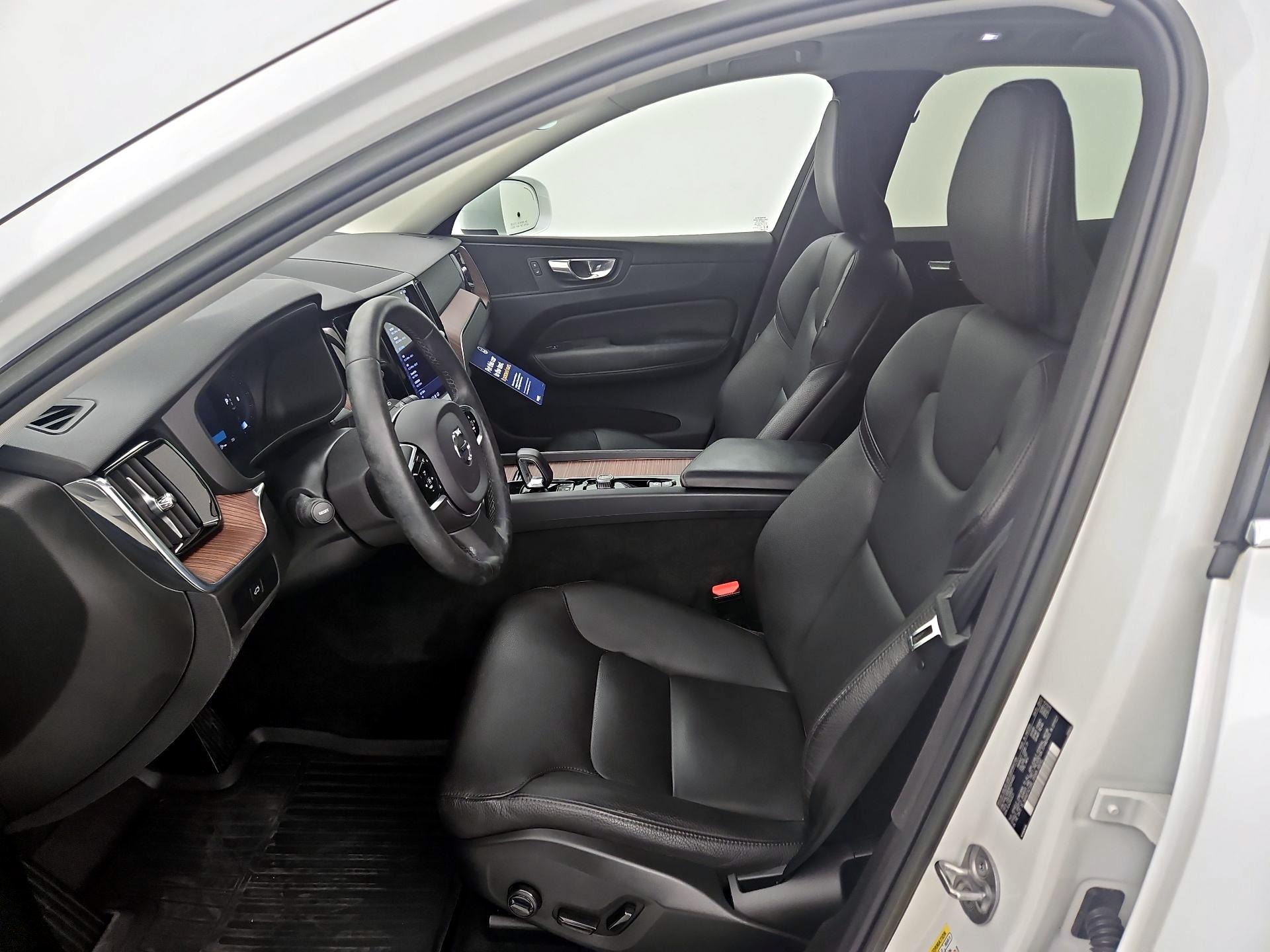 Thumbnail: 2023 Volvo XC60 - 11