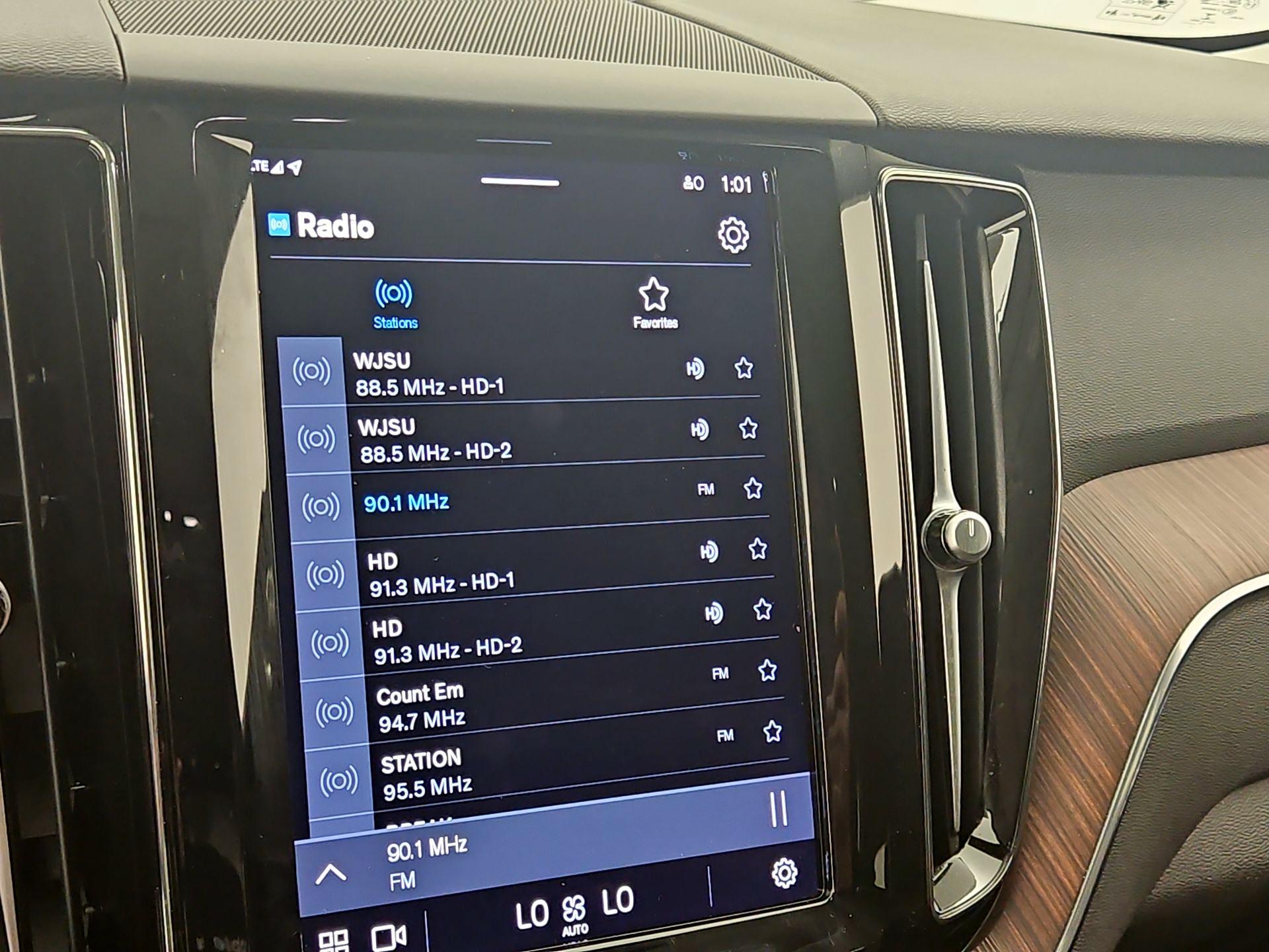 Thumbnail: 2023 Volvo XC60 - 16