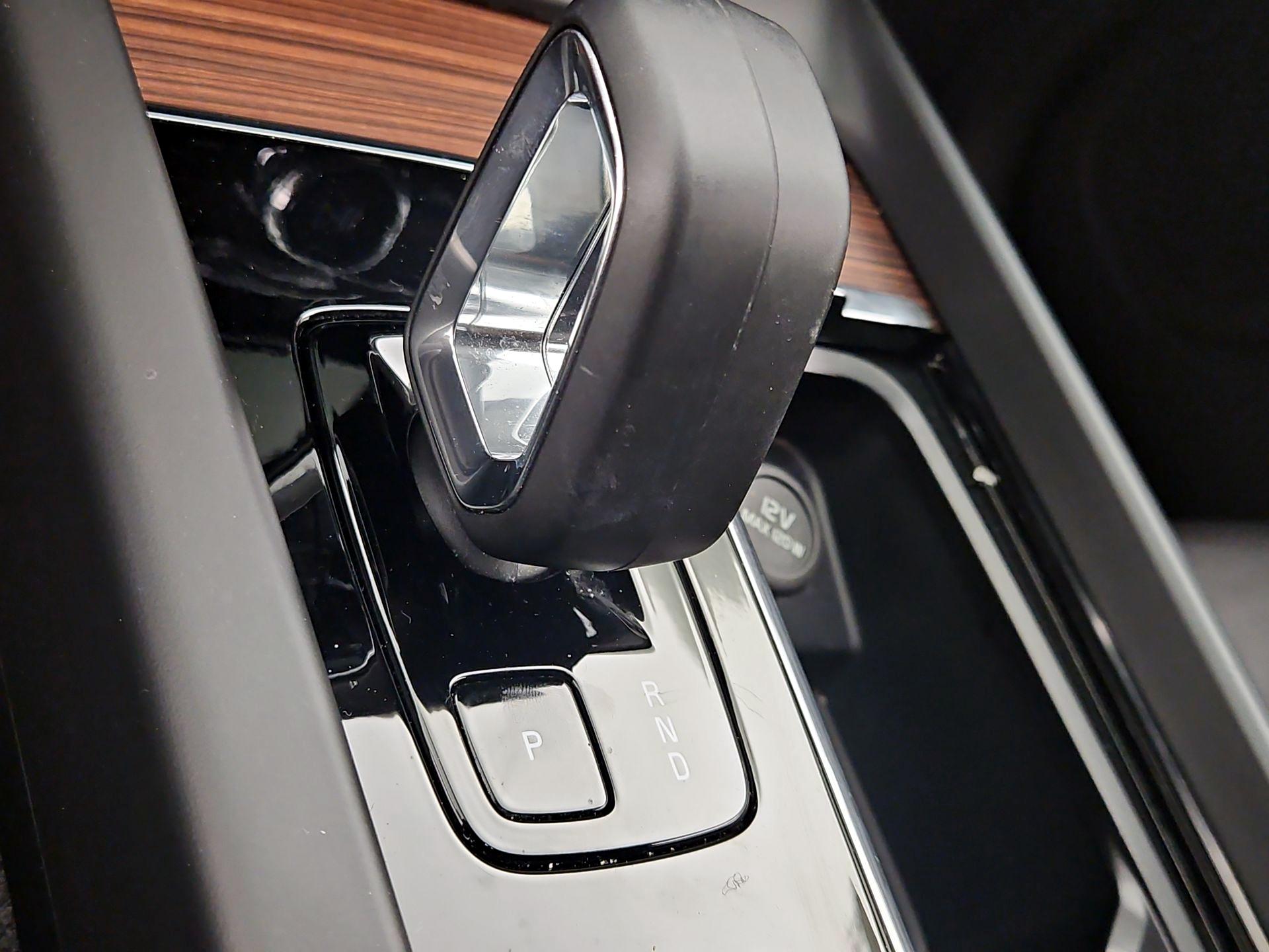 Thumbnail: 2023 Volvo XC60 - 18