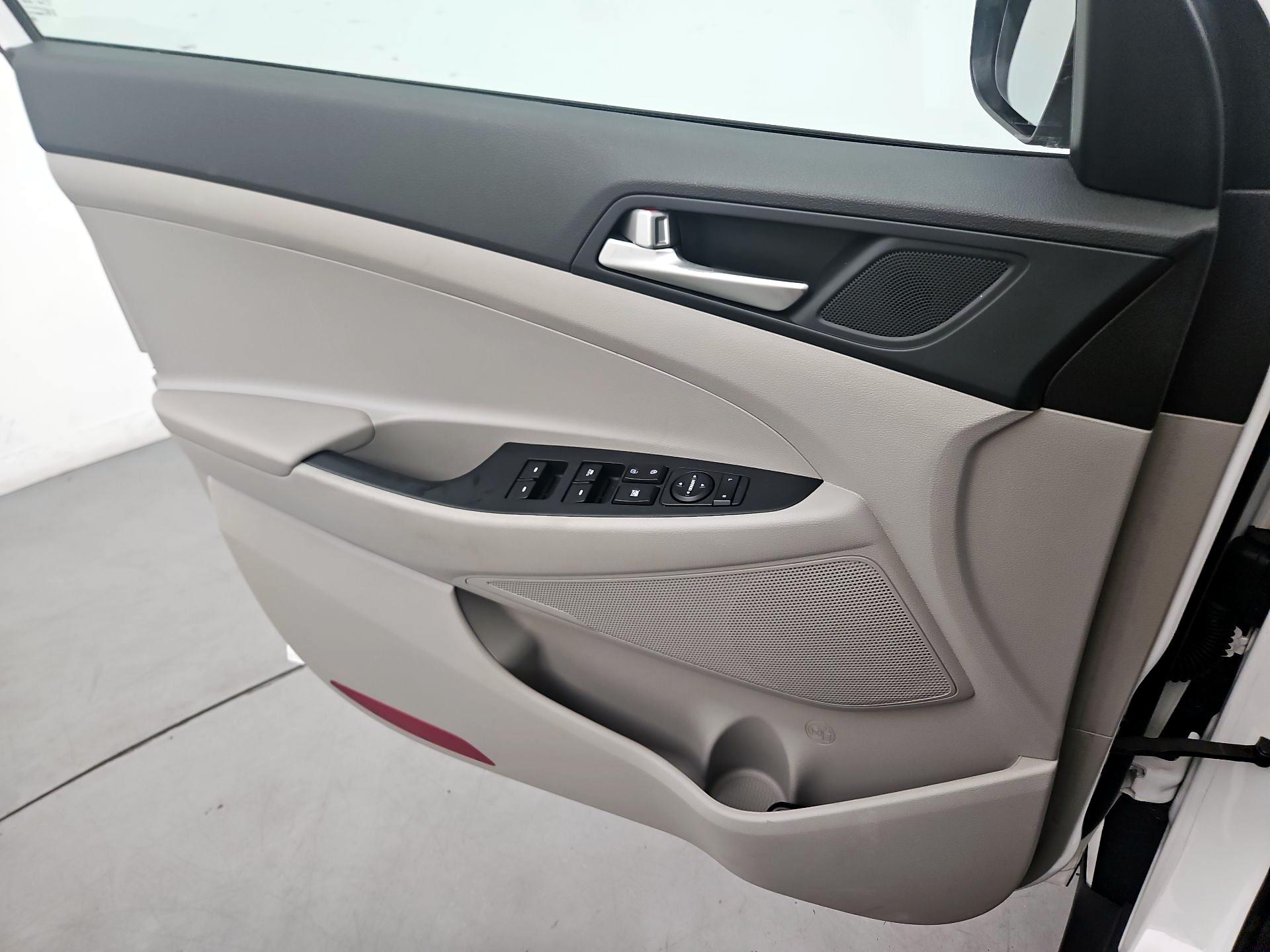 Thumbnail: 2020 Hyundai Tucson - 12