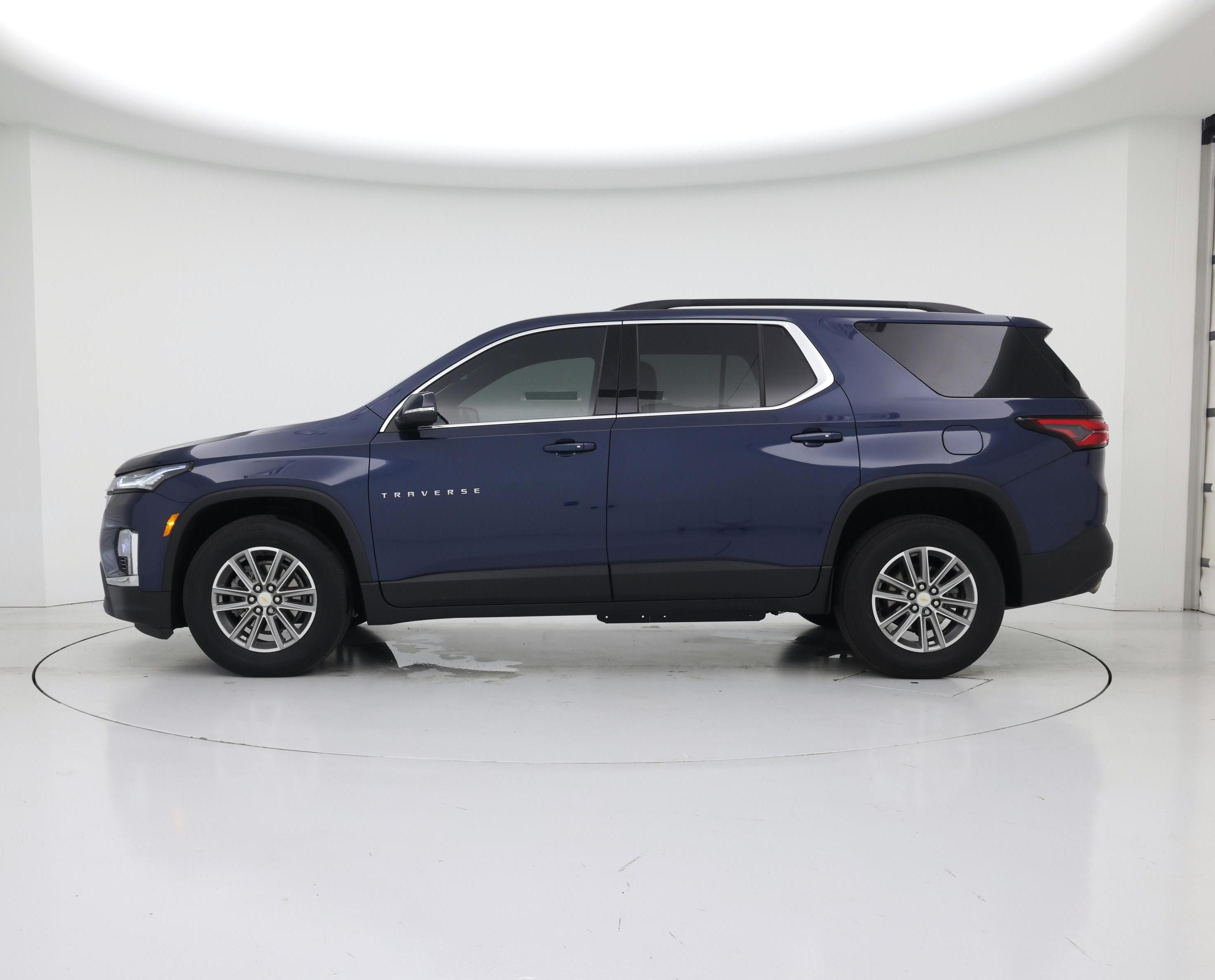 Thumbnail: 2023 Chevrolet Traverse - 3