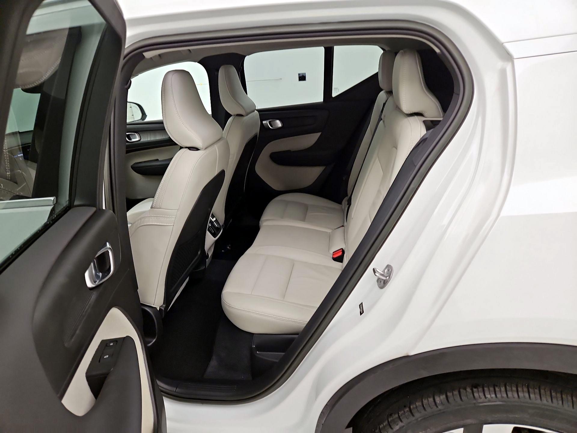 Thumbnail: 2023 Volvo XC40 - 20