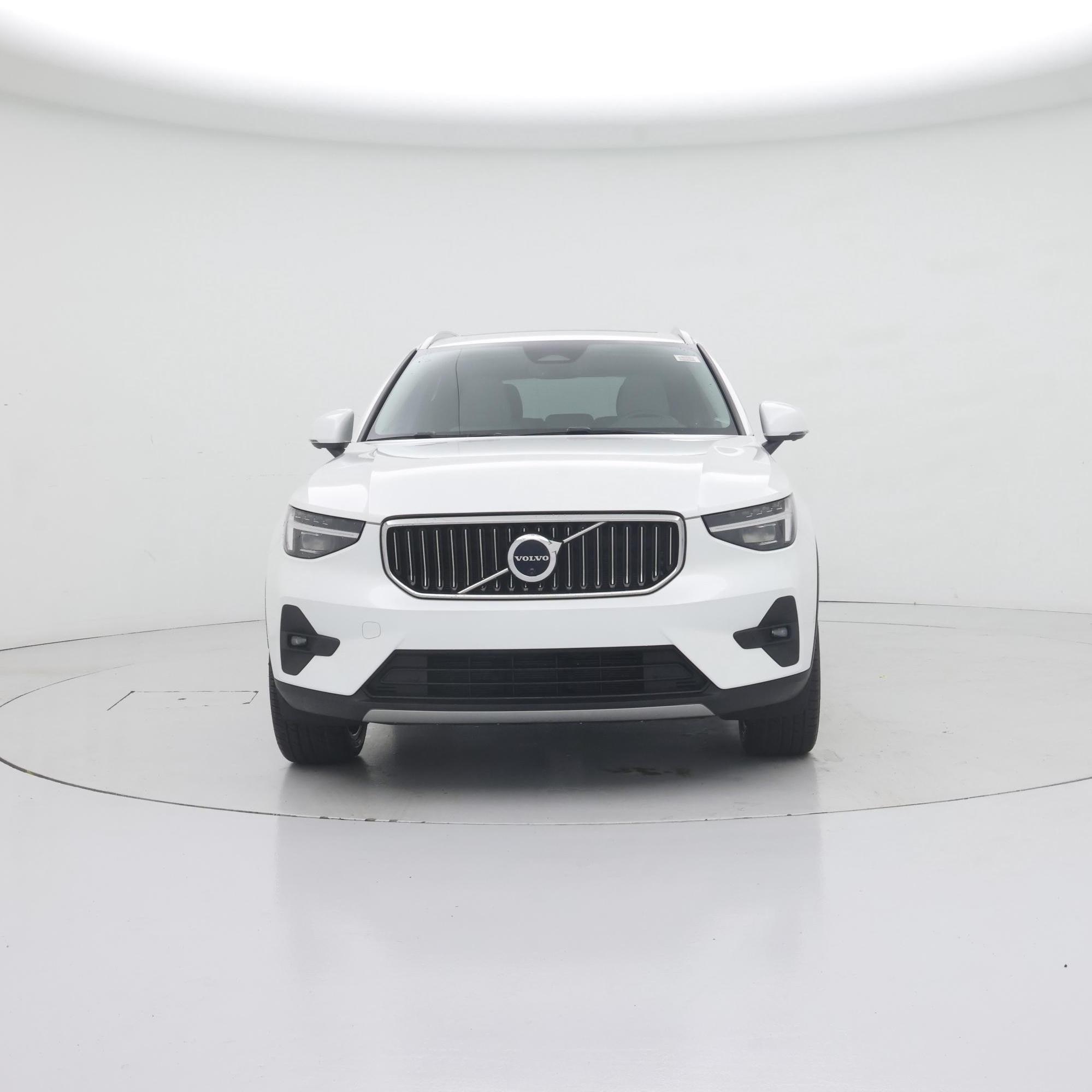 Thumbnail: 2023 Volvo XC40 - 5