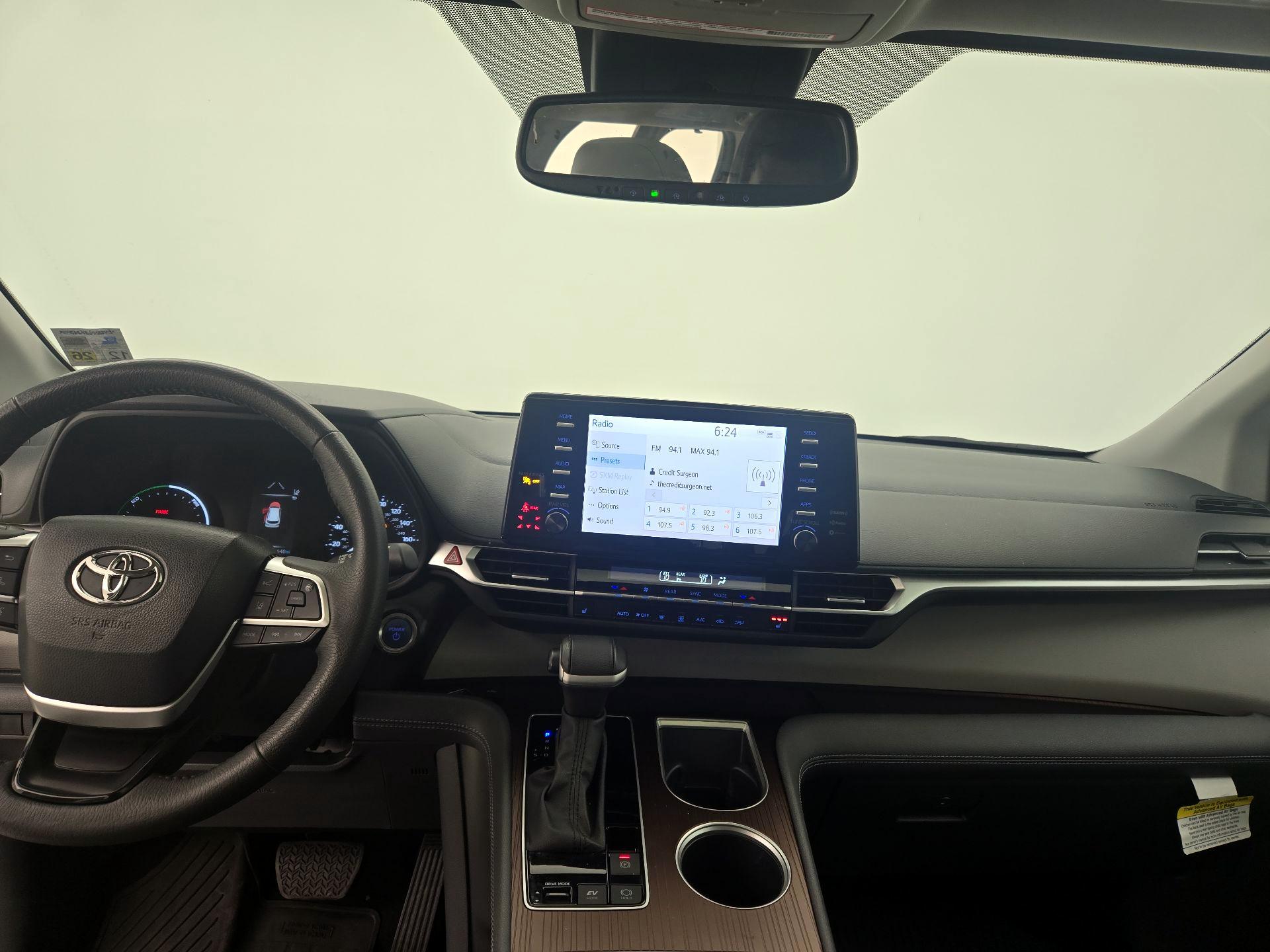 Thumbnail: 2023 Toyota Sienna - 9