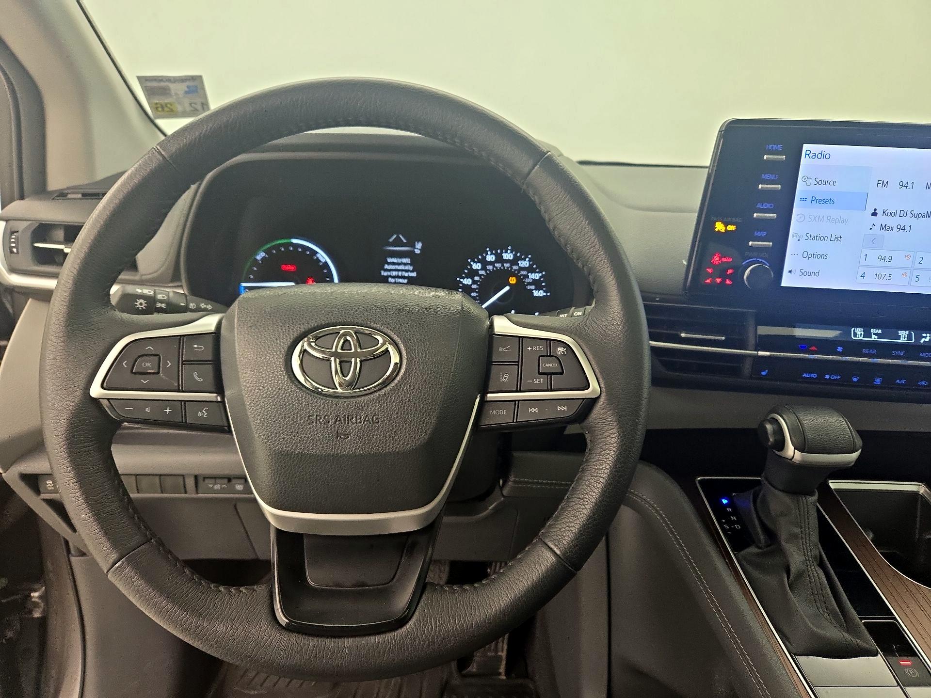 Thumbnail: 2023 Toyota Sienna - 10