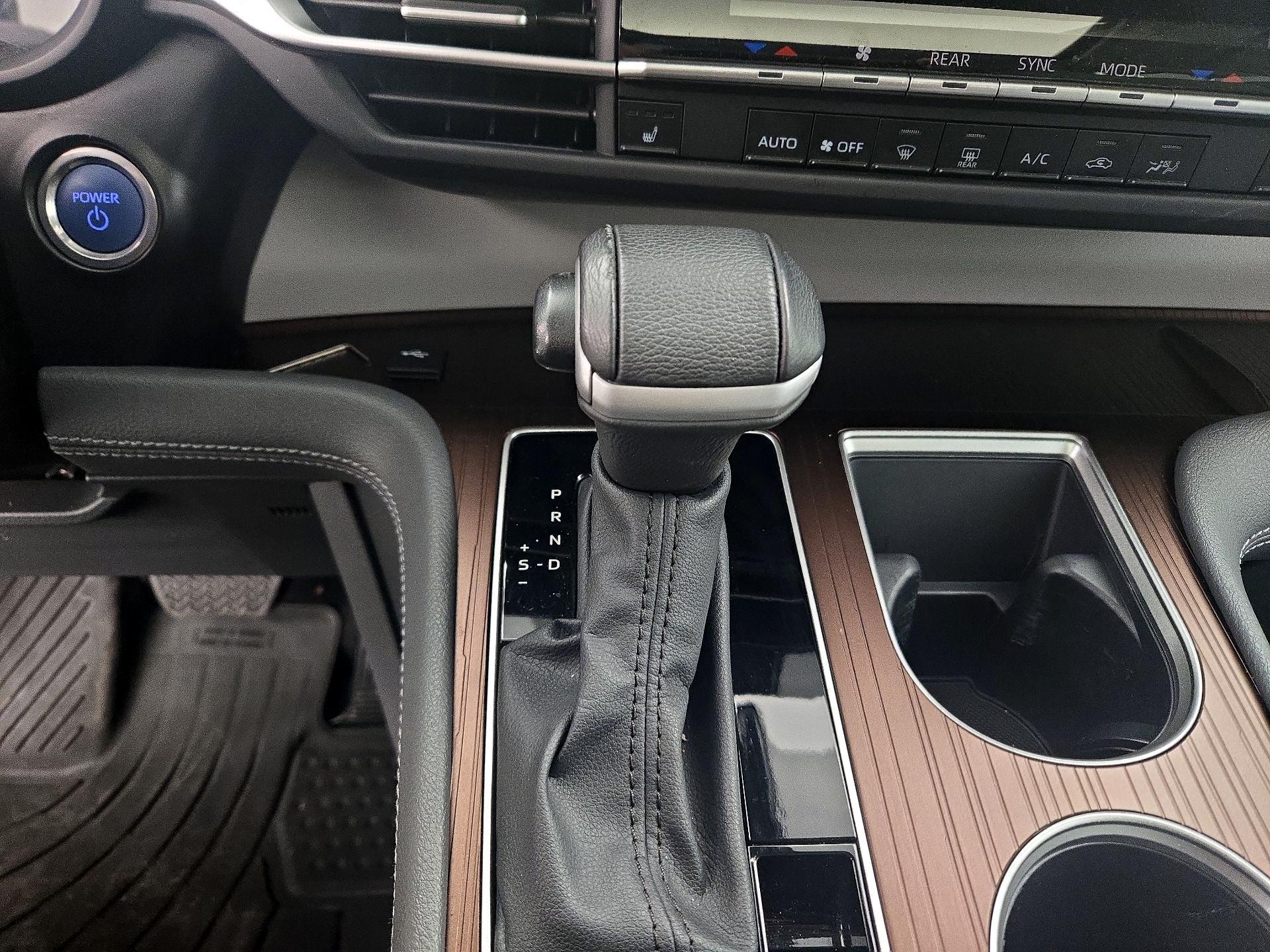 Thumbnail: 2023 Toyota Sienna - 17