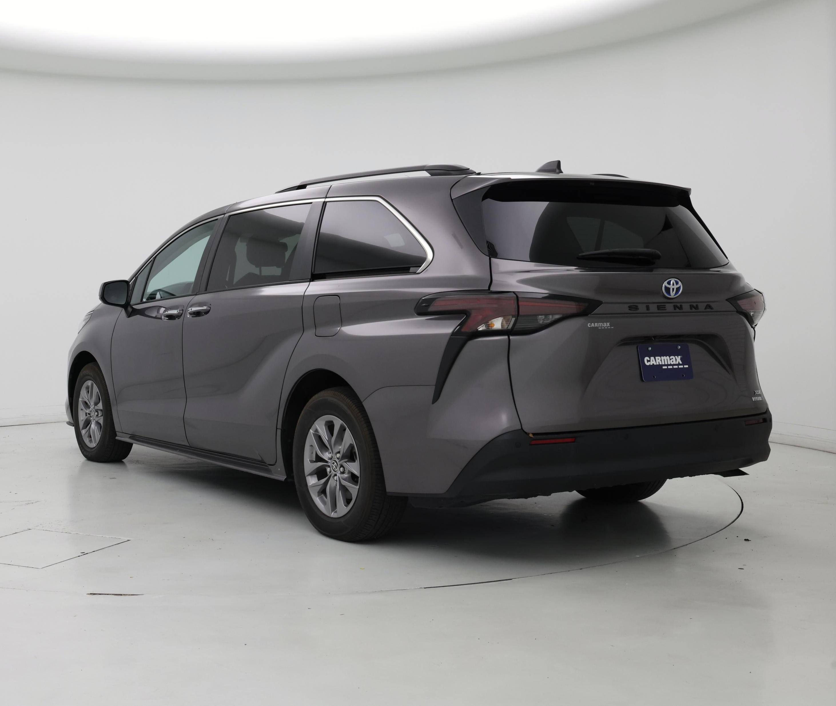 Thumbnail: 2023 Toyota Sienna - 2