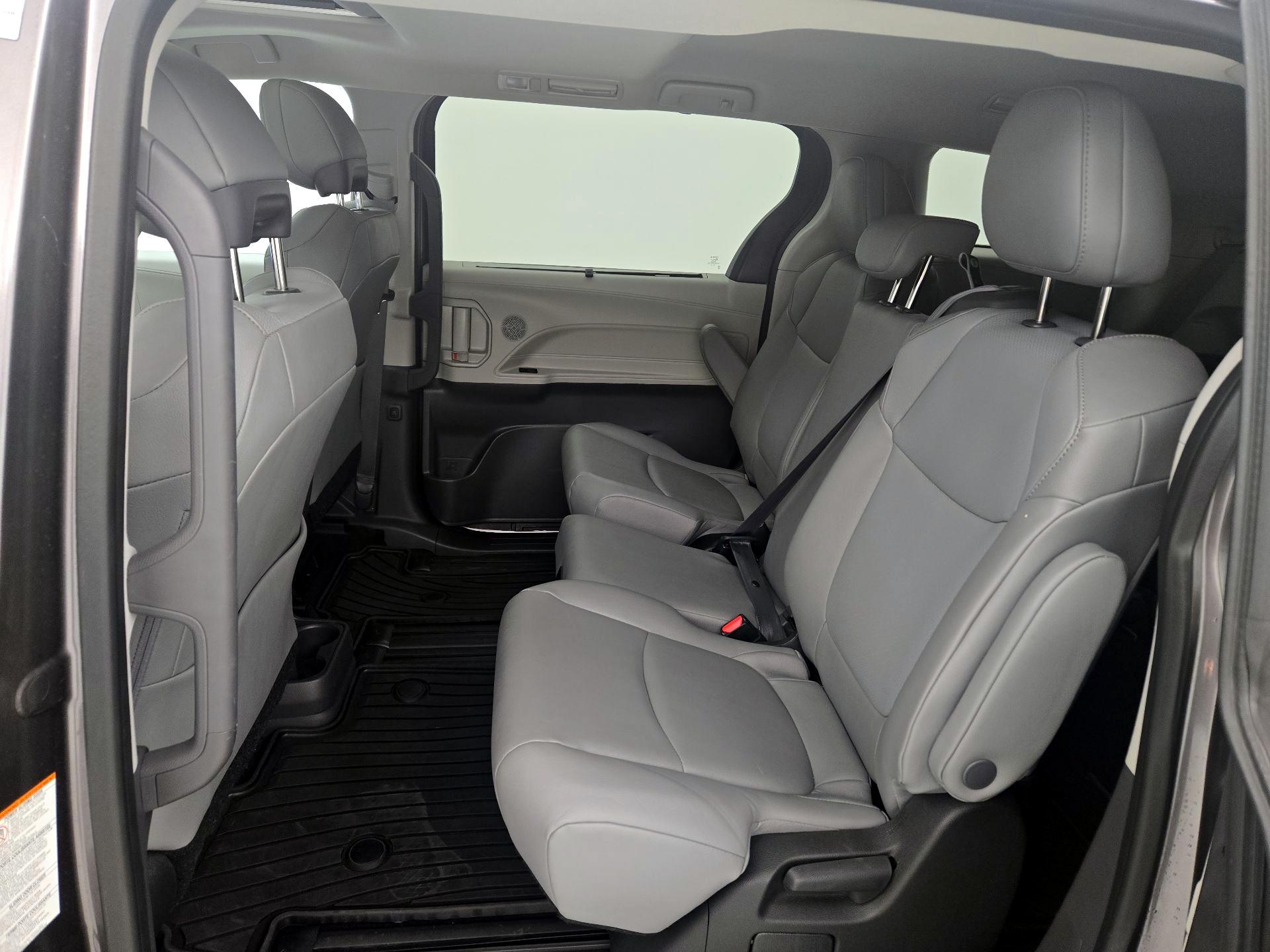 Thumbnail: 2023 Toyota Sienna - 20