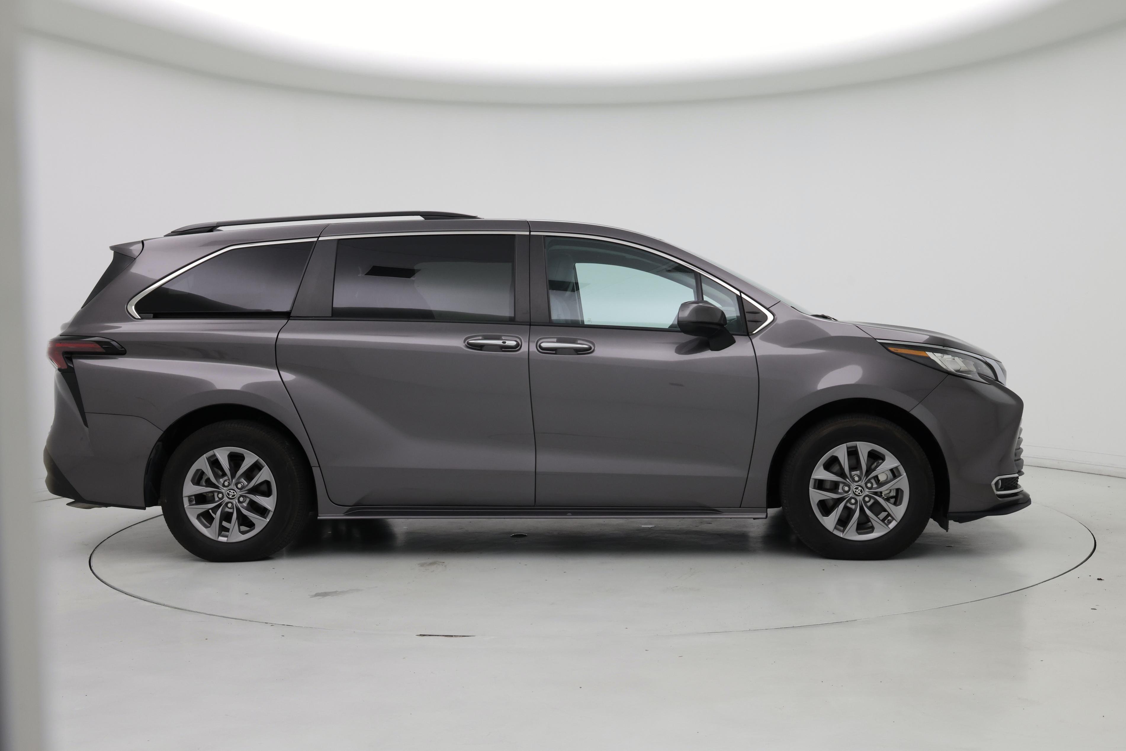 Thumbnail: 2023 Toyota Sienna - 7