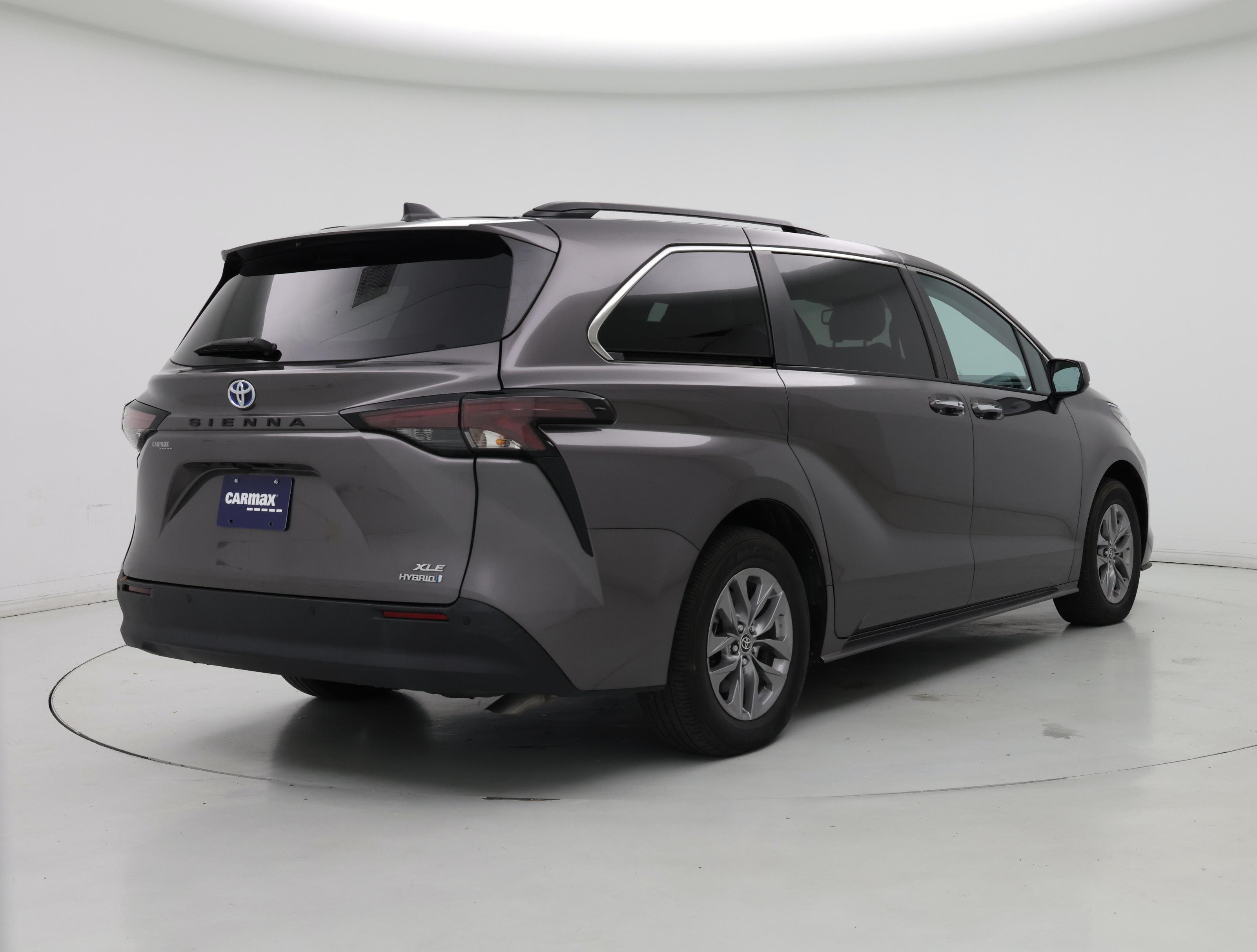 Thumbnail: 2023 Toyota Sienna - 8