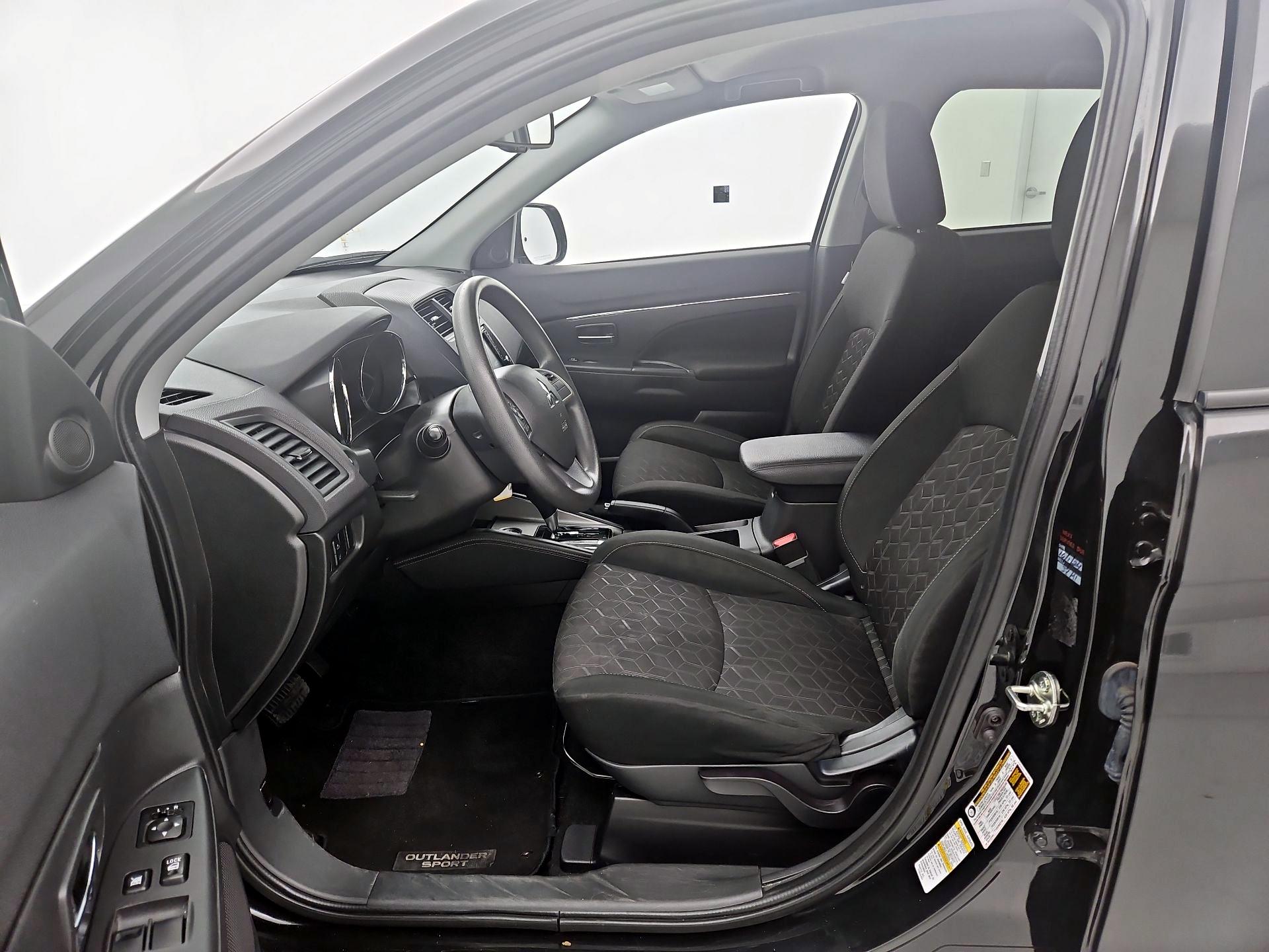 Thumbnail: 2023 Mitsubishi Outlander Sport - 11