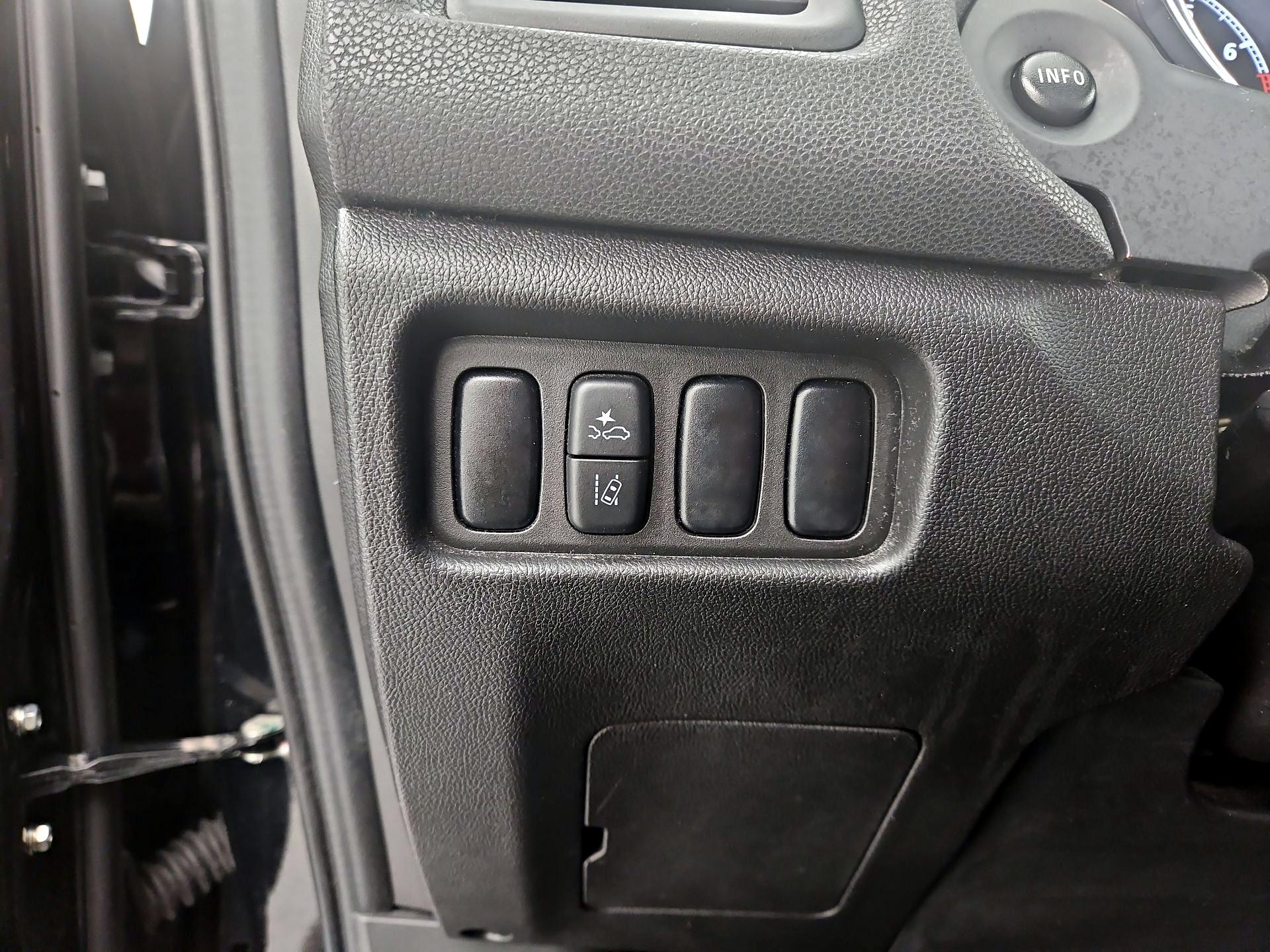 Thumbnail: 2023 Mitsubishi Outlander Sport - 13