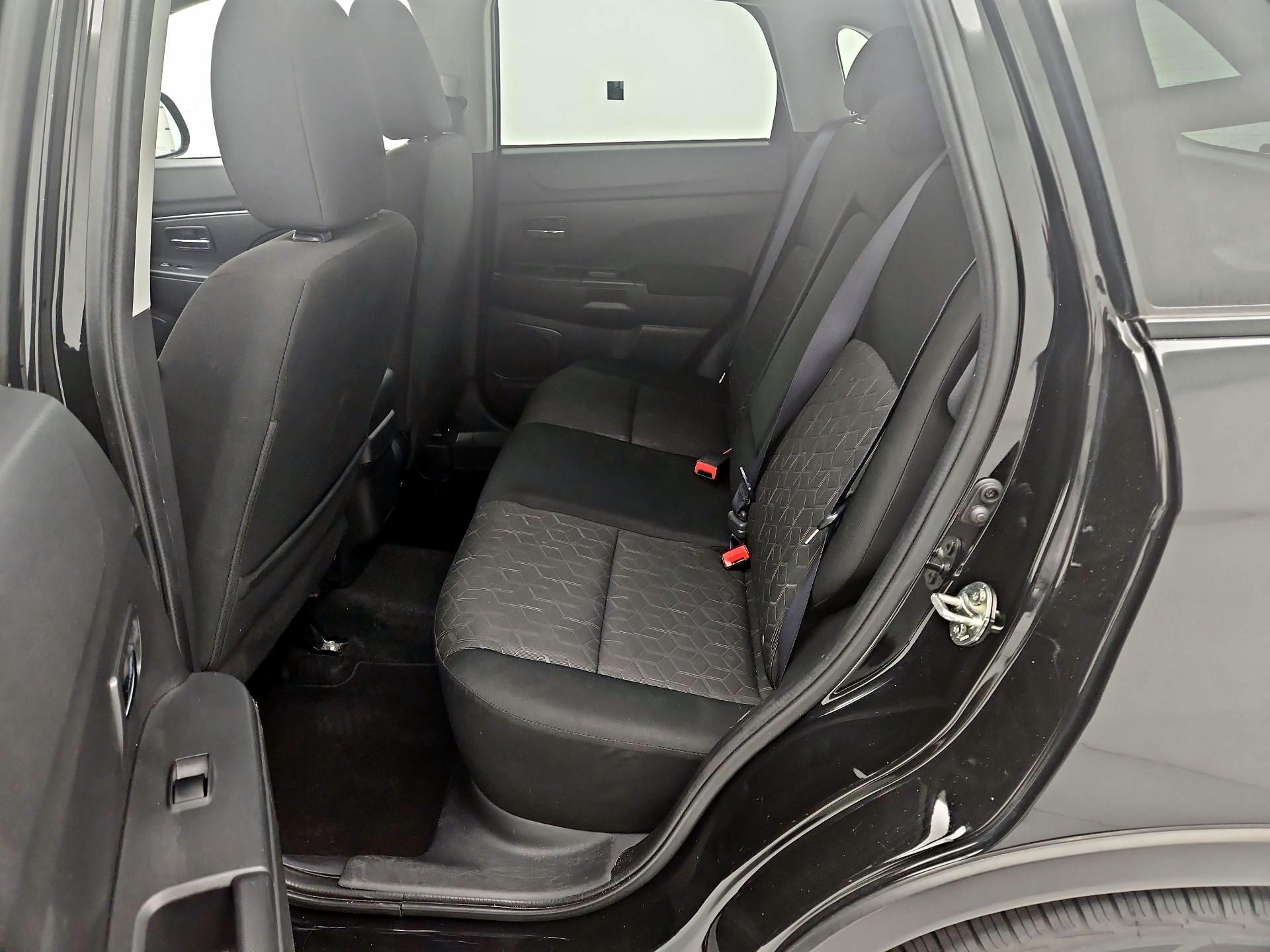 Thumbnail: 2023 Mitsubishi Outlander Sport - 19