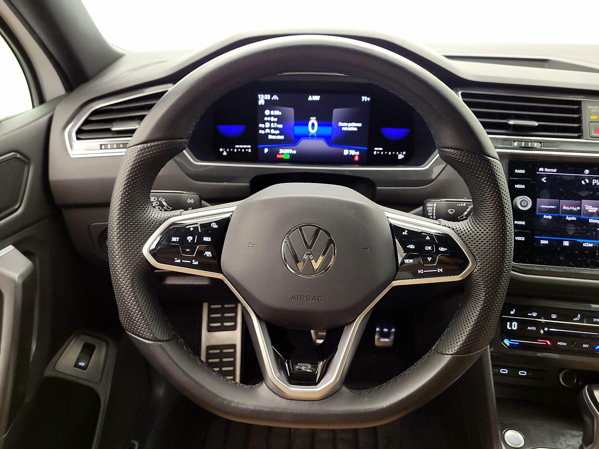 Thumbnail: 2022 Volkswagen Tiguan - 10