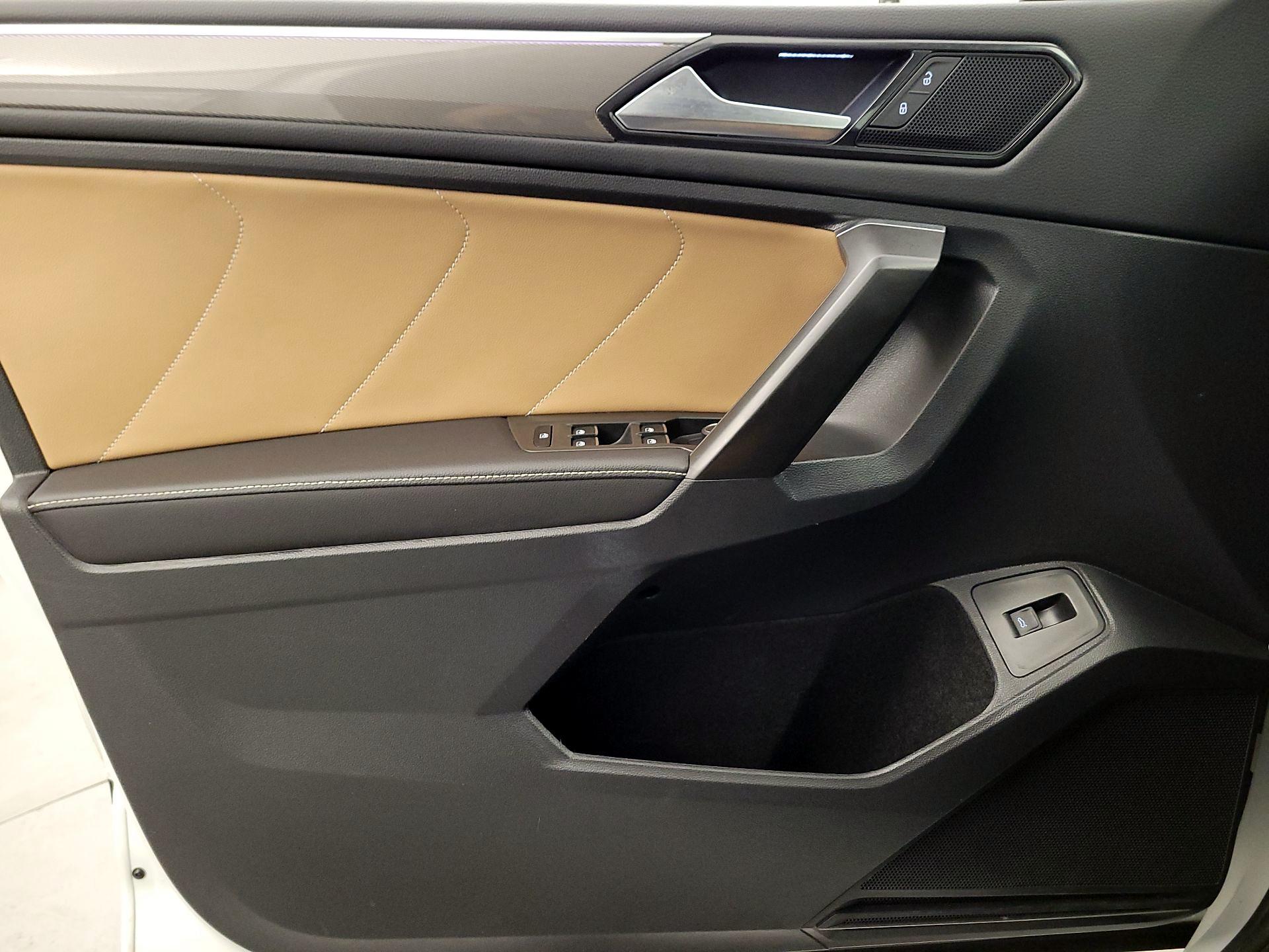 Thumbnail: 2022 Volkswagen Tiguan - 12