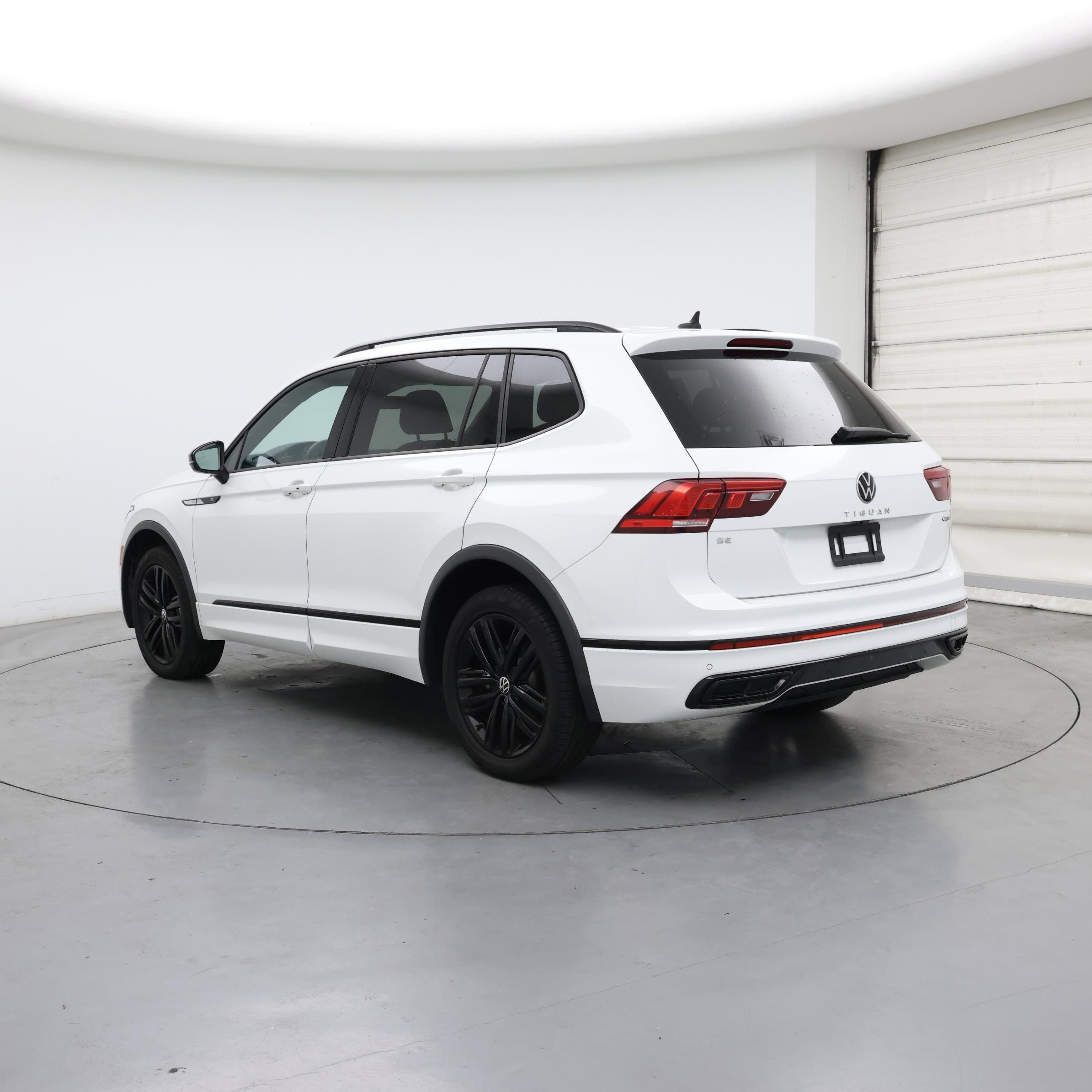 Thumbnail: 2022 Volkswagen Tiguan - 2