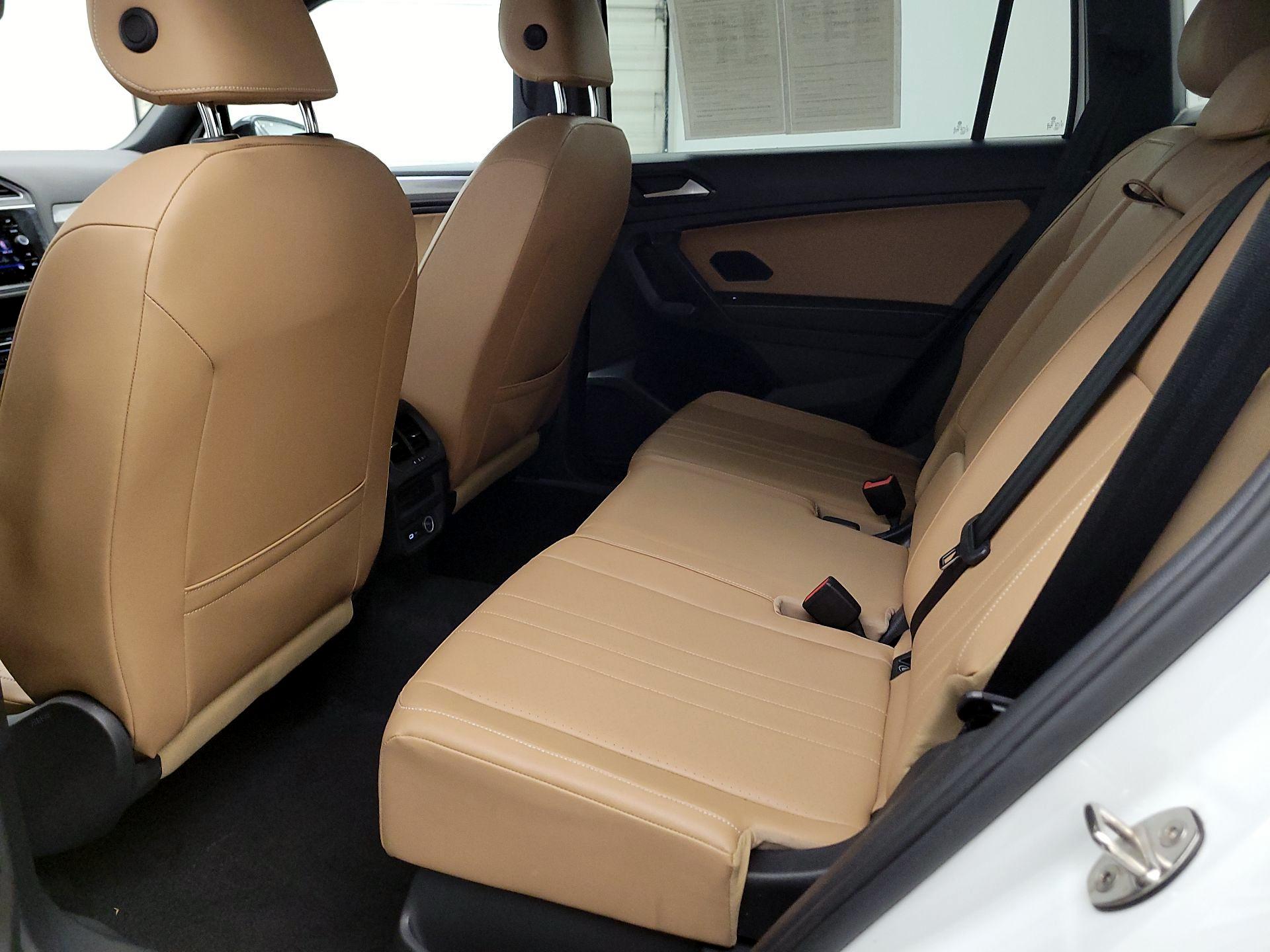 Thumbnail: 2022 Volkswagen Tiguan - 19