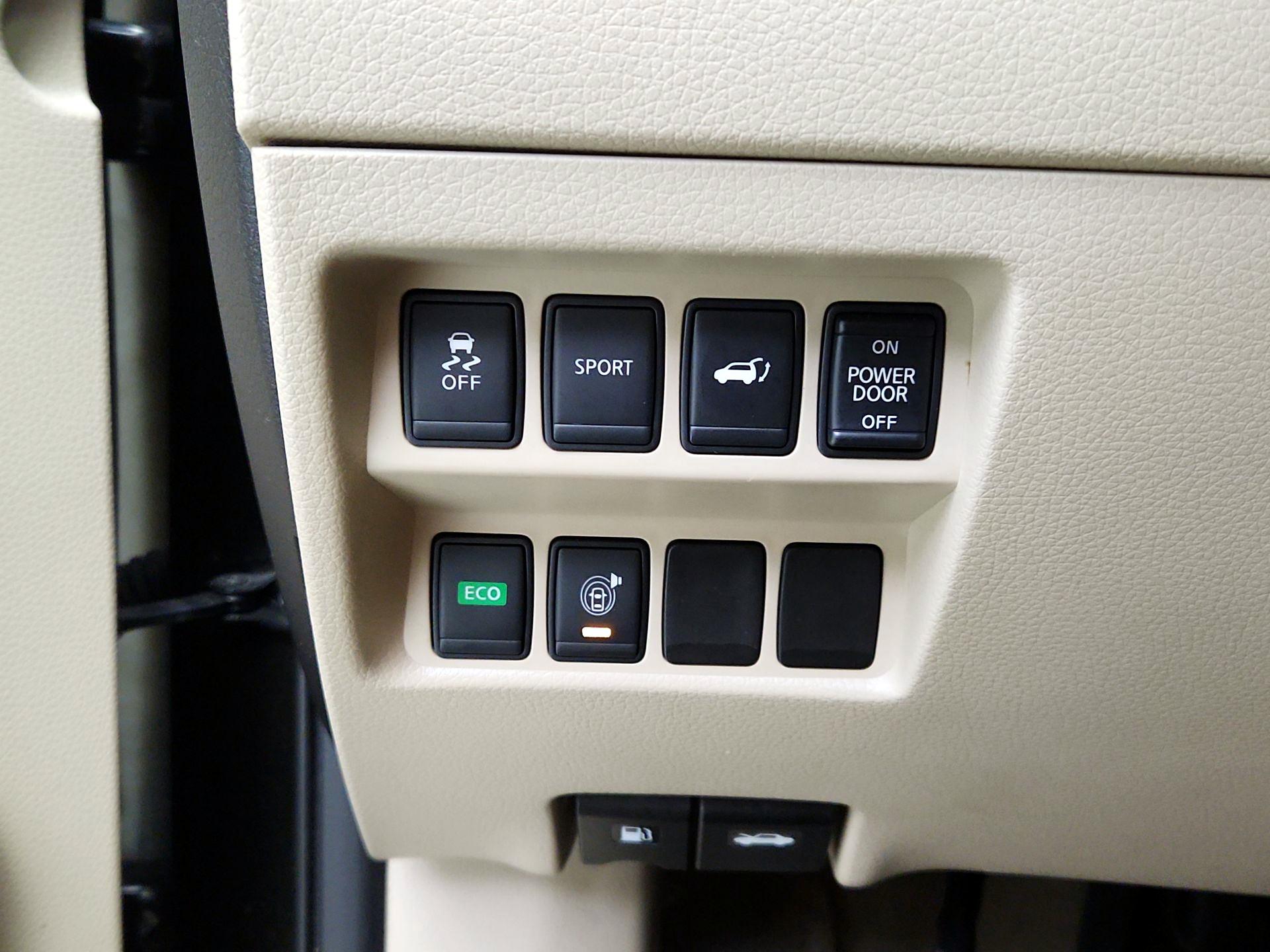 Thumbnail: 2015 Nissan Rogue - 13
