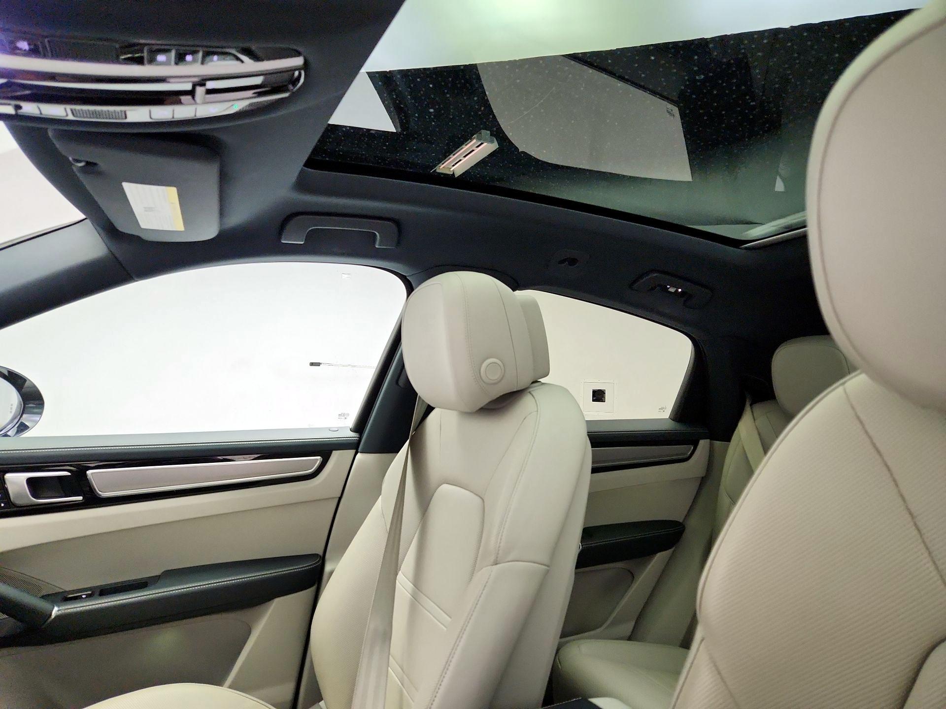 Thumbnail: 2023 Porsche Cayenne - 20