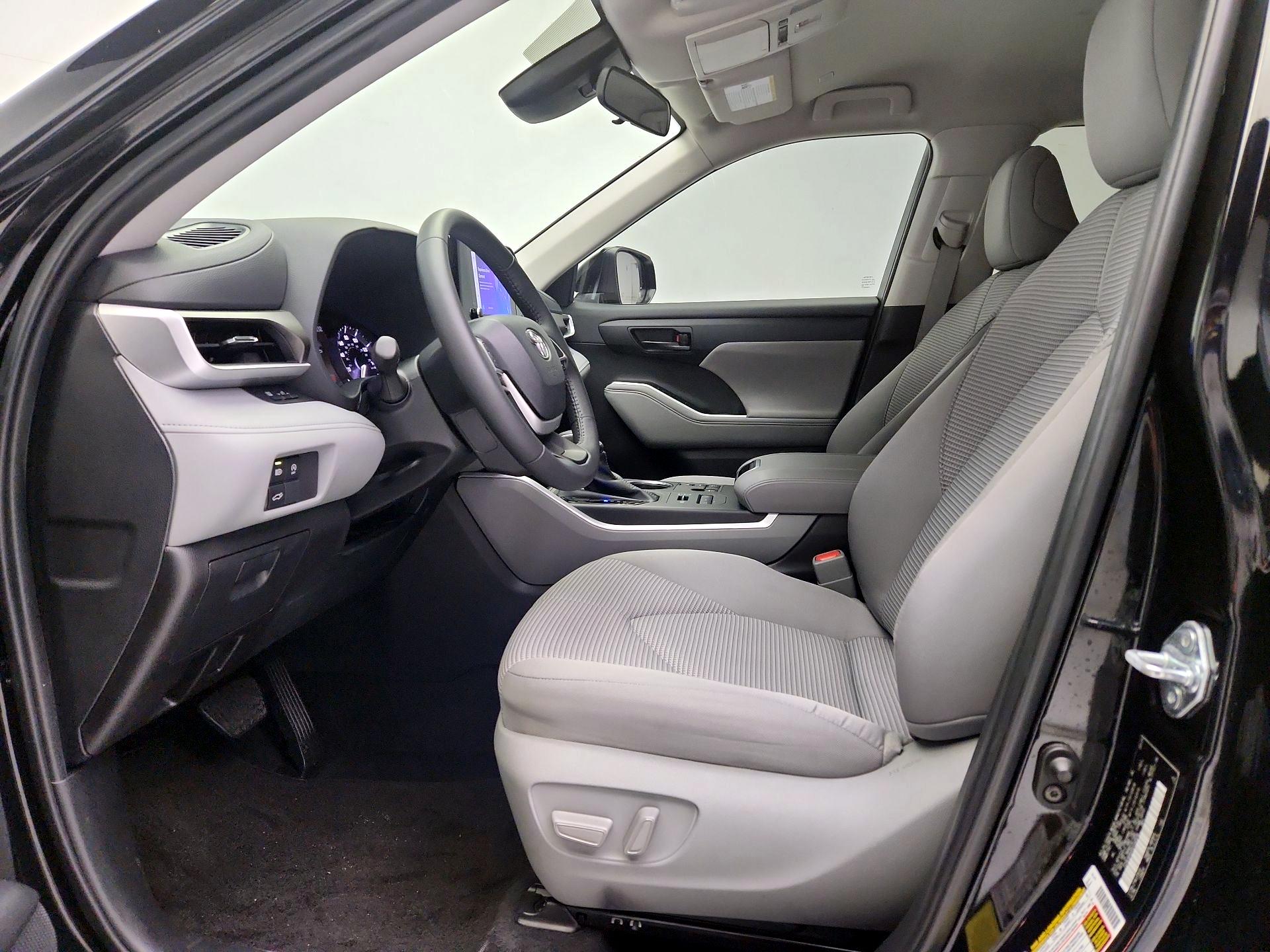 Thumbnail: 2024 Toyota Highlander - 11