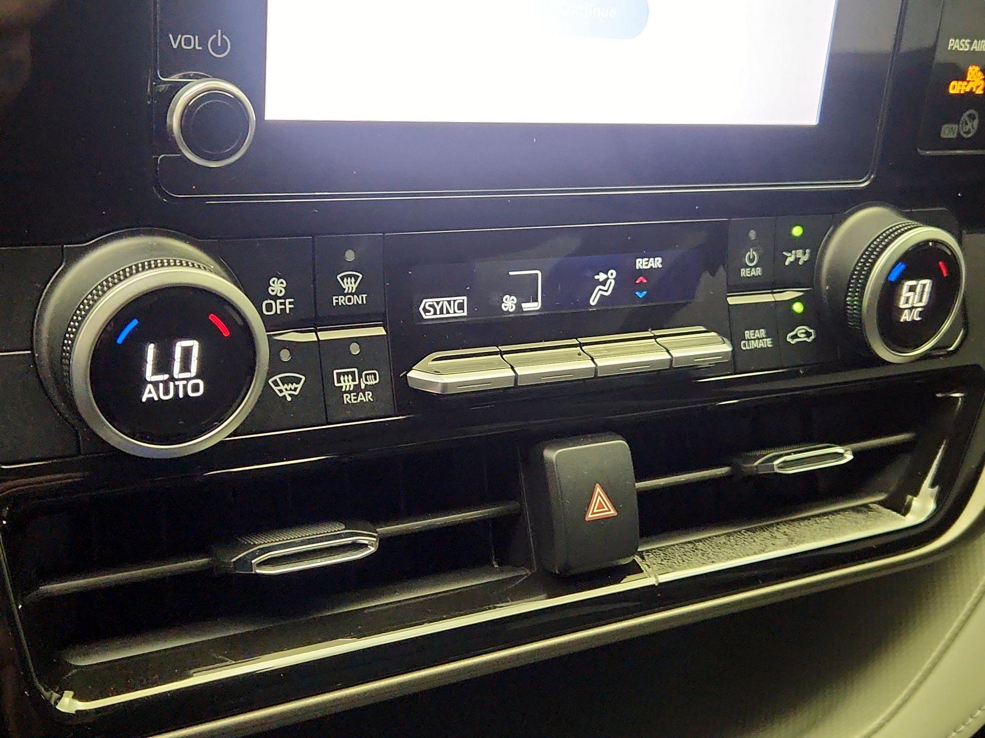 Thumbnail: 2024 Toyota Highlander - 17