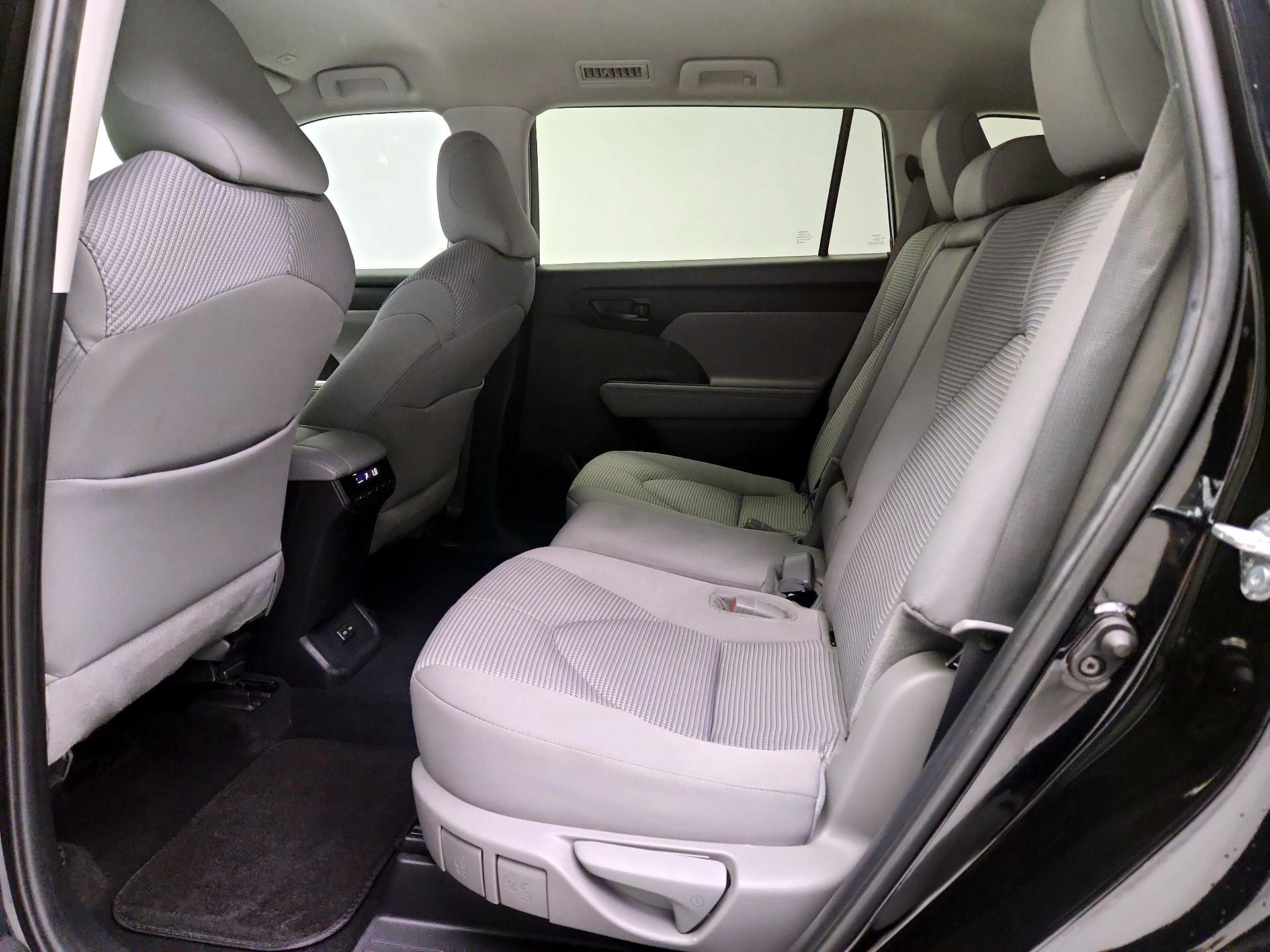 Thumbnail: 2024 Toyota Highlander - 20