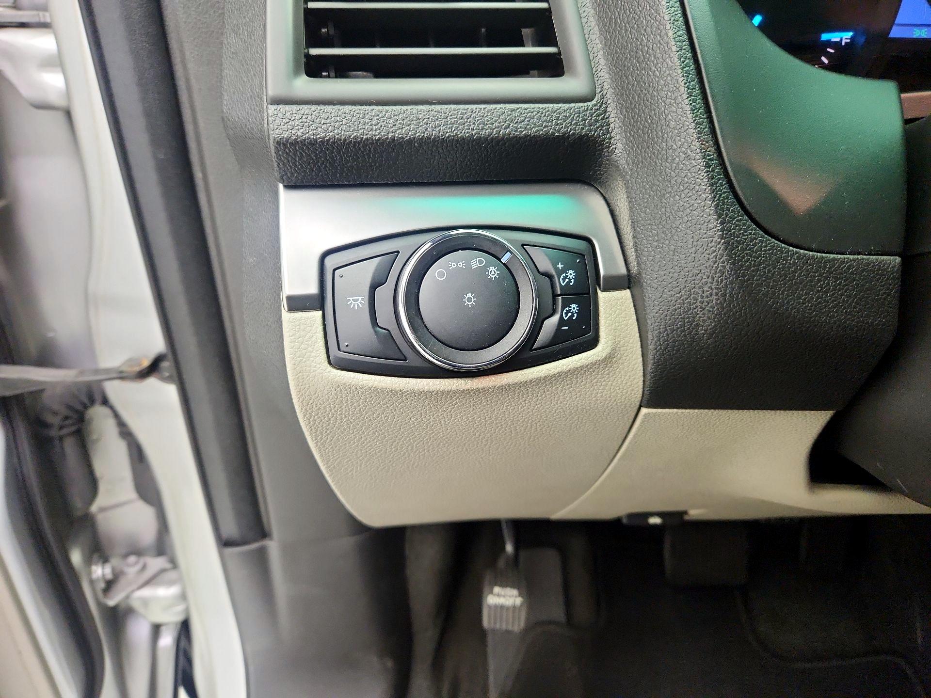 Thumbnail: 2014 Ford Explorer - 13