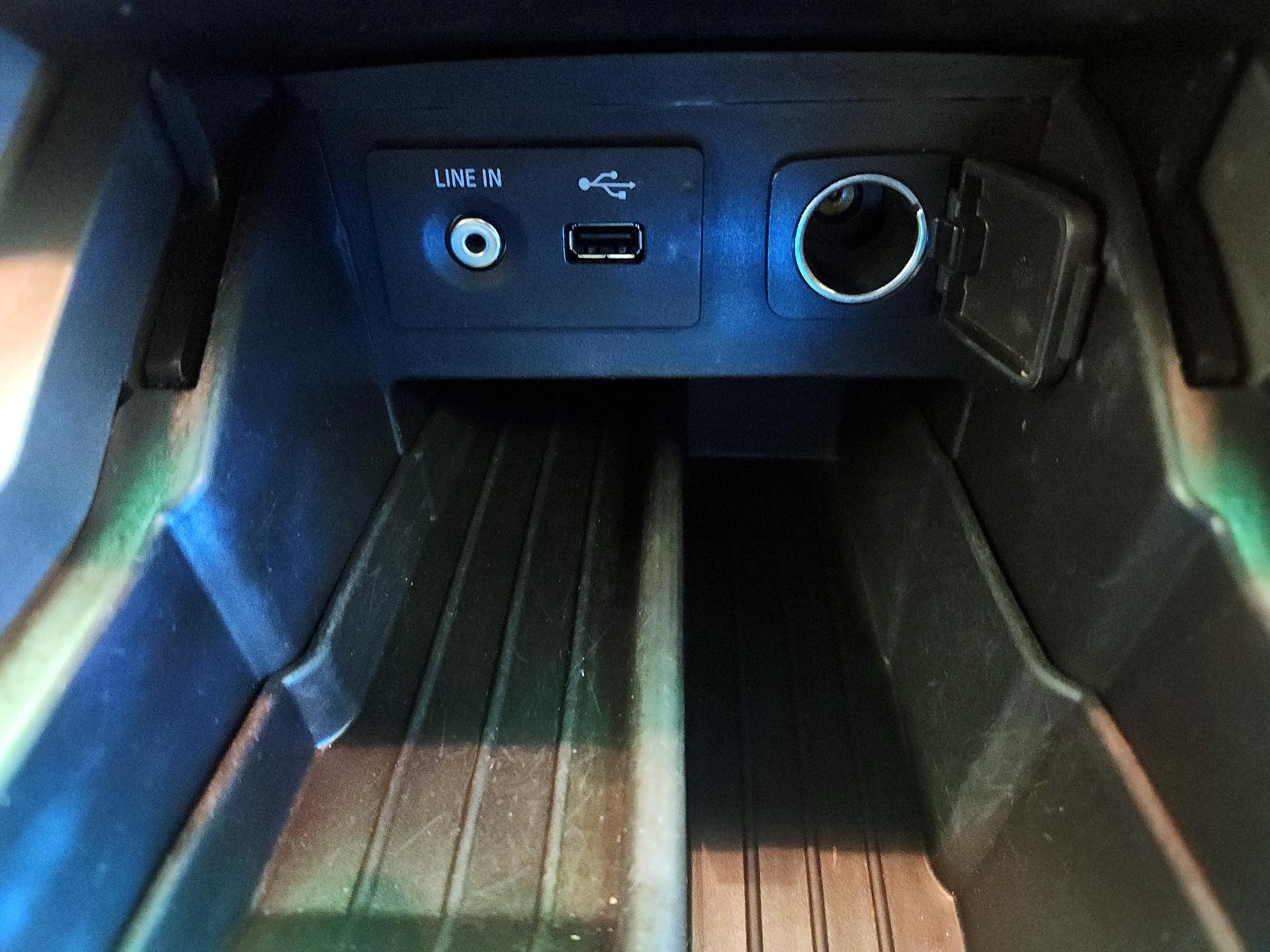 Thumbnail: 2014 Ford Explorer - 17