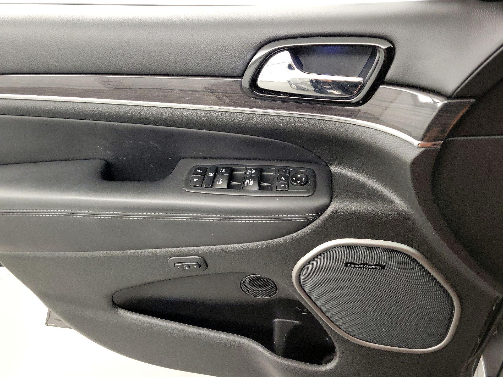 Thumbnail: 2020 Jeep Grand Cherokee - 12