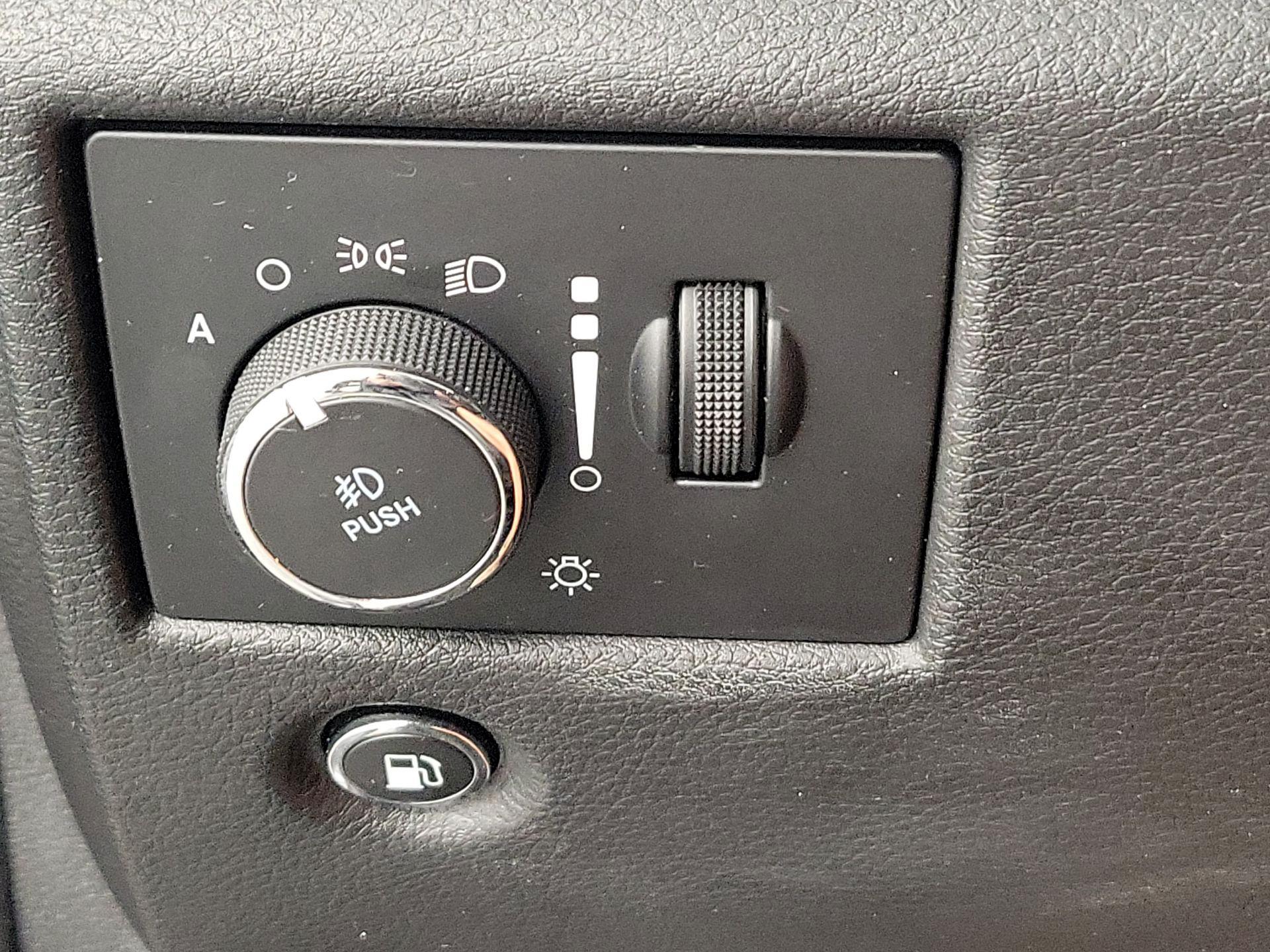 Thumbnail: 2020 Jeep Grand Cherokee - 13