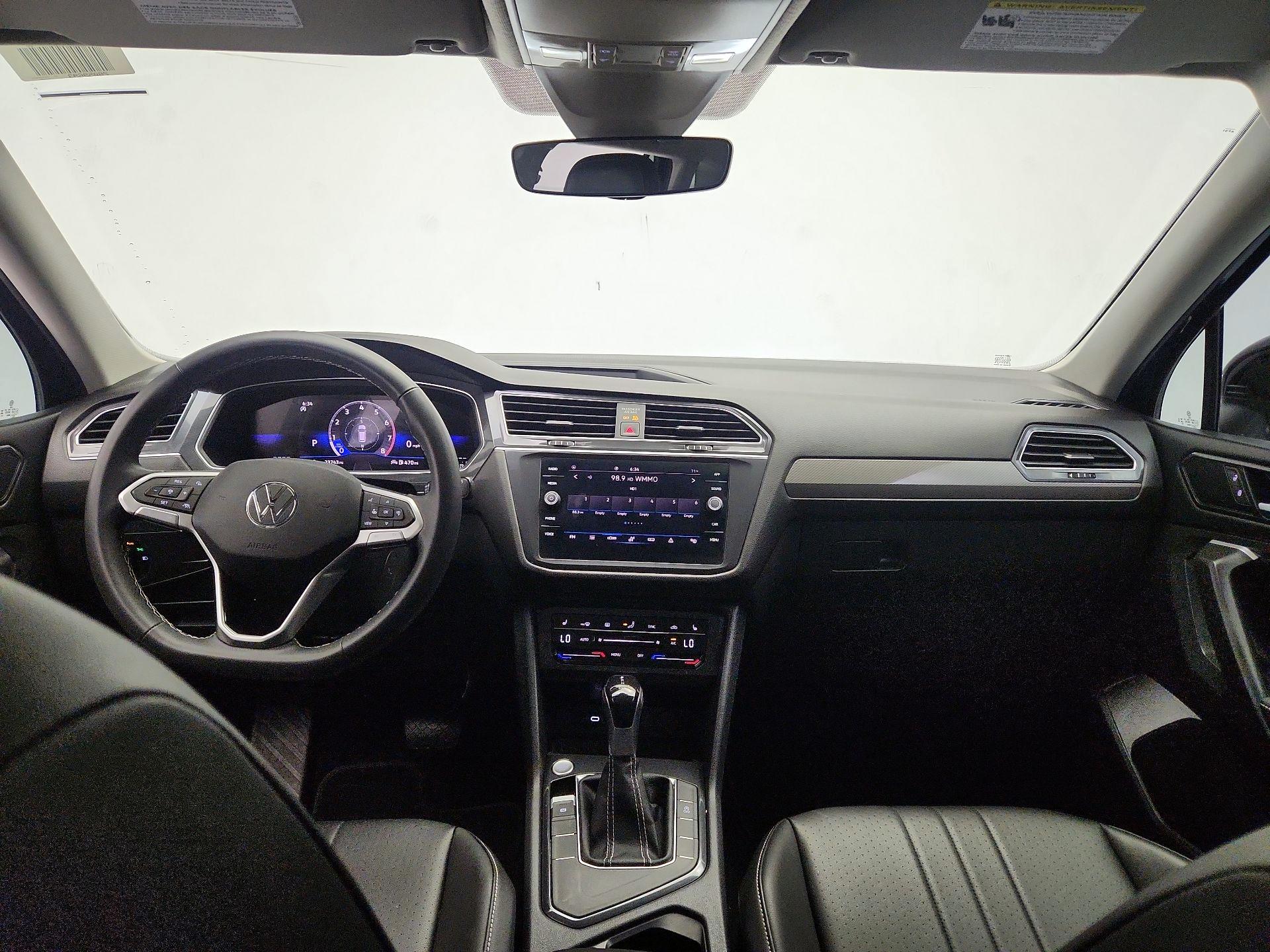 Thumbnail: 2023 Volkswagen Tiguan - 9