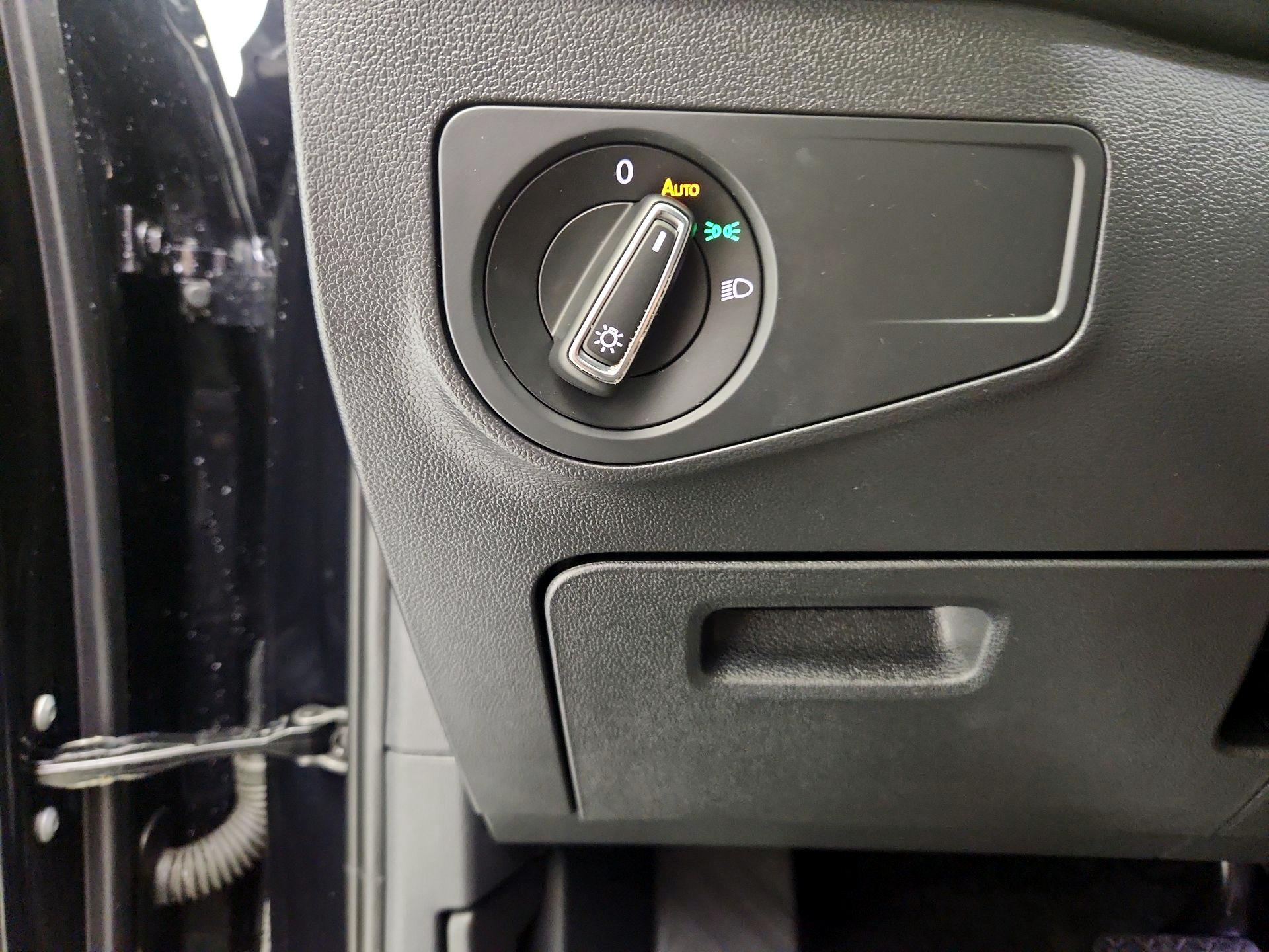 Thumbnail: 2023 Volkswagen Tiguan - 13