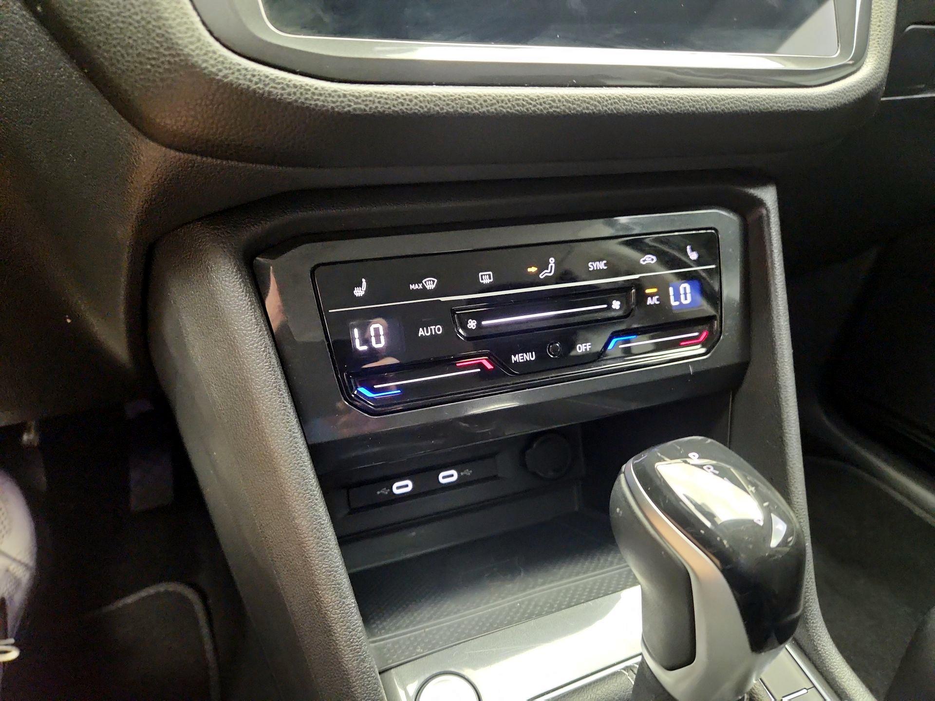 Thumbnail: 2023 Volkswagen Tiguan - 16