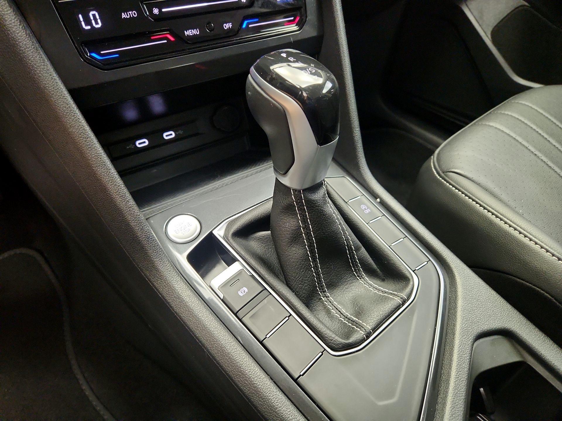 Thumbnail: 2023 Volkswagen Tiguan - 17