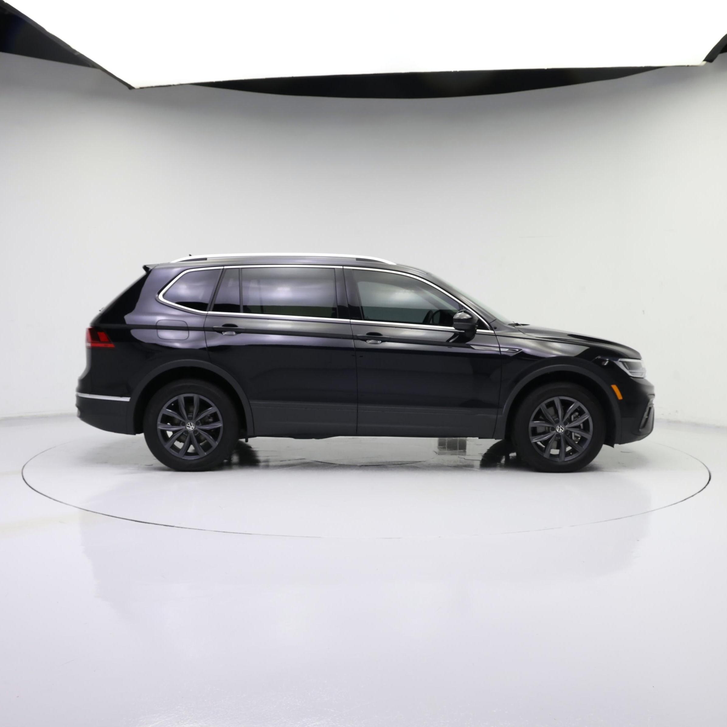 Thumbnail: 2023 Volkswagen Tiguan - 7