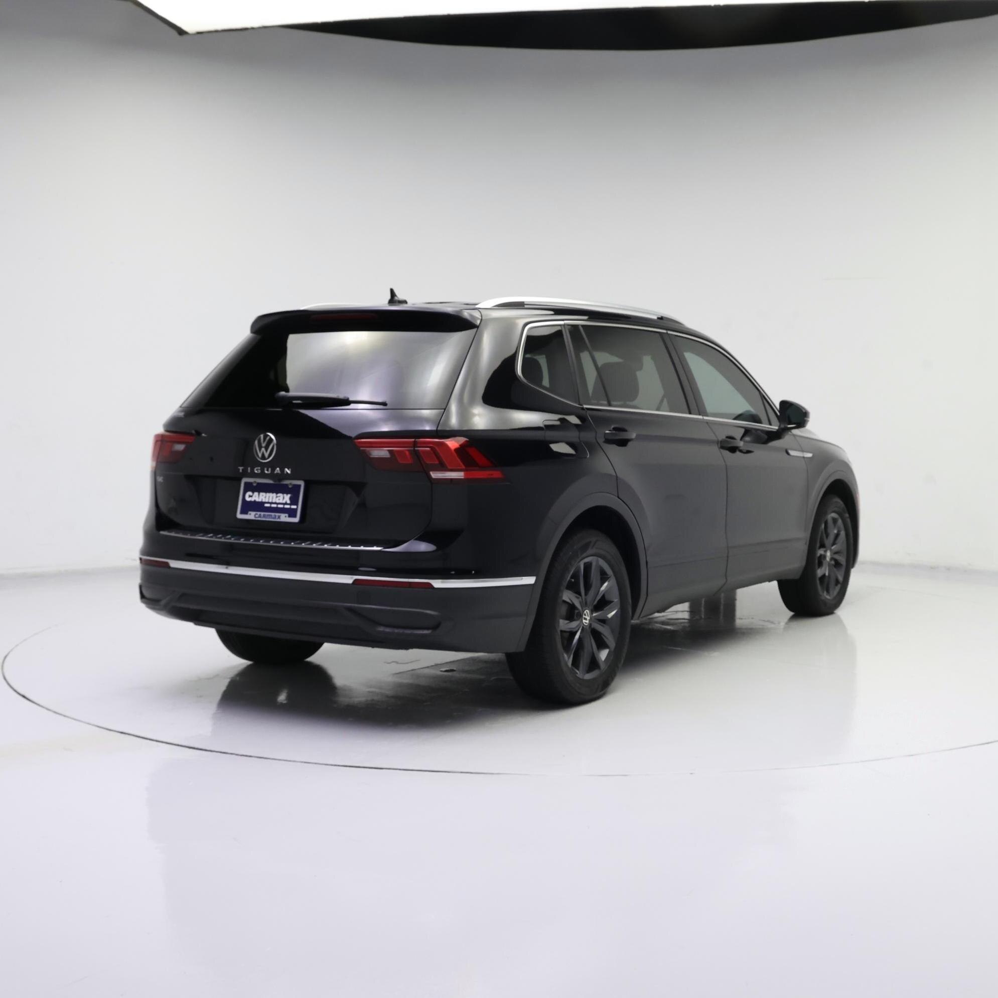 Thumbnail: 2023 Volkswagen Tiguan - 8