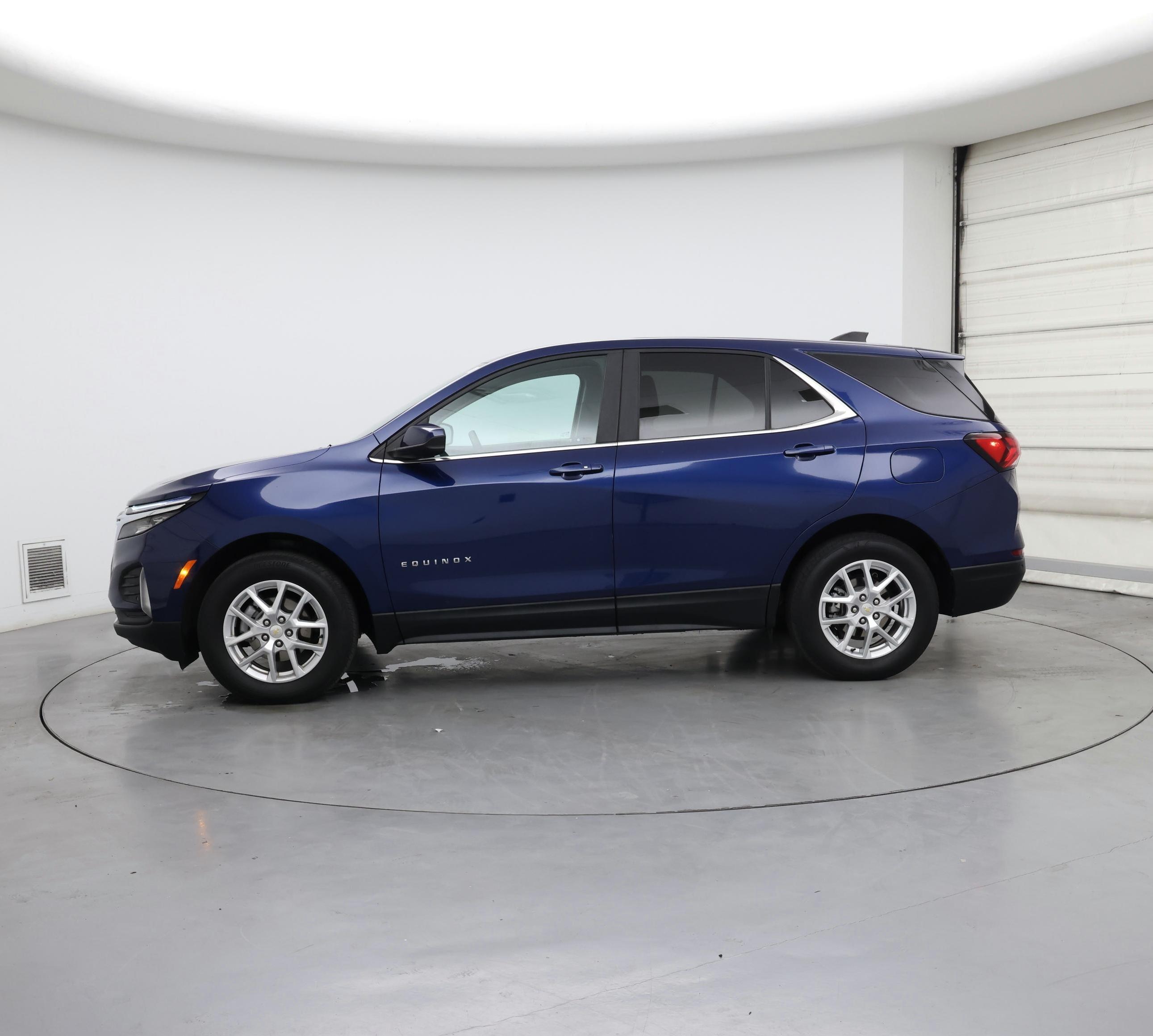Thumbnail: 2022 Chevrolet Equinox - 3