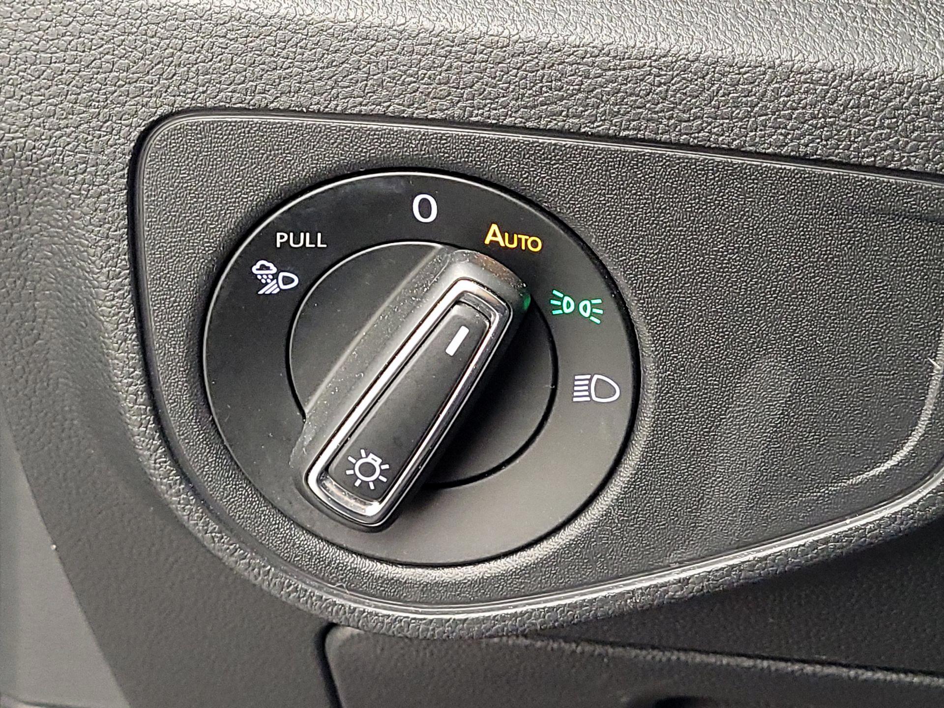 Thumbnail: 2021 Volkswagen Atlas - 13