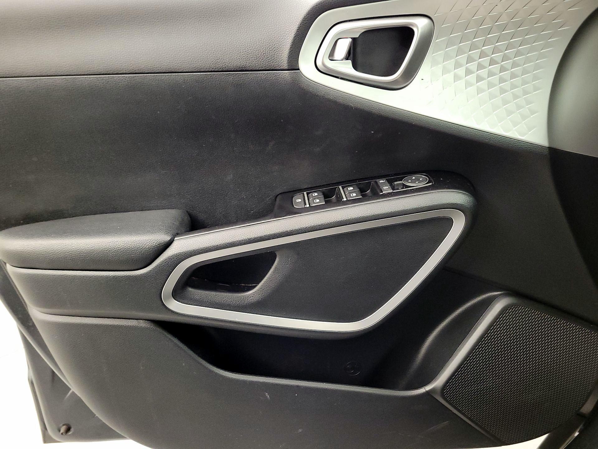 Thumbnail: 2022 Kia Soul - 12