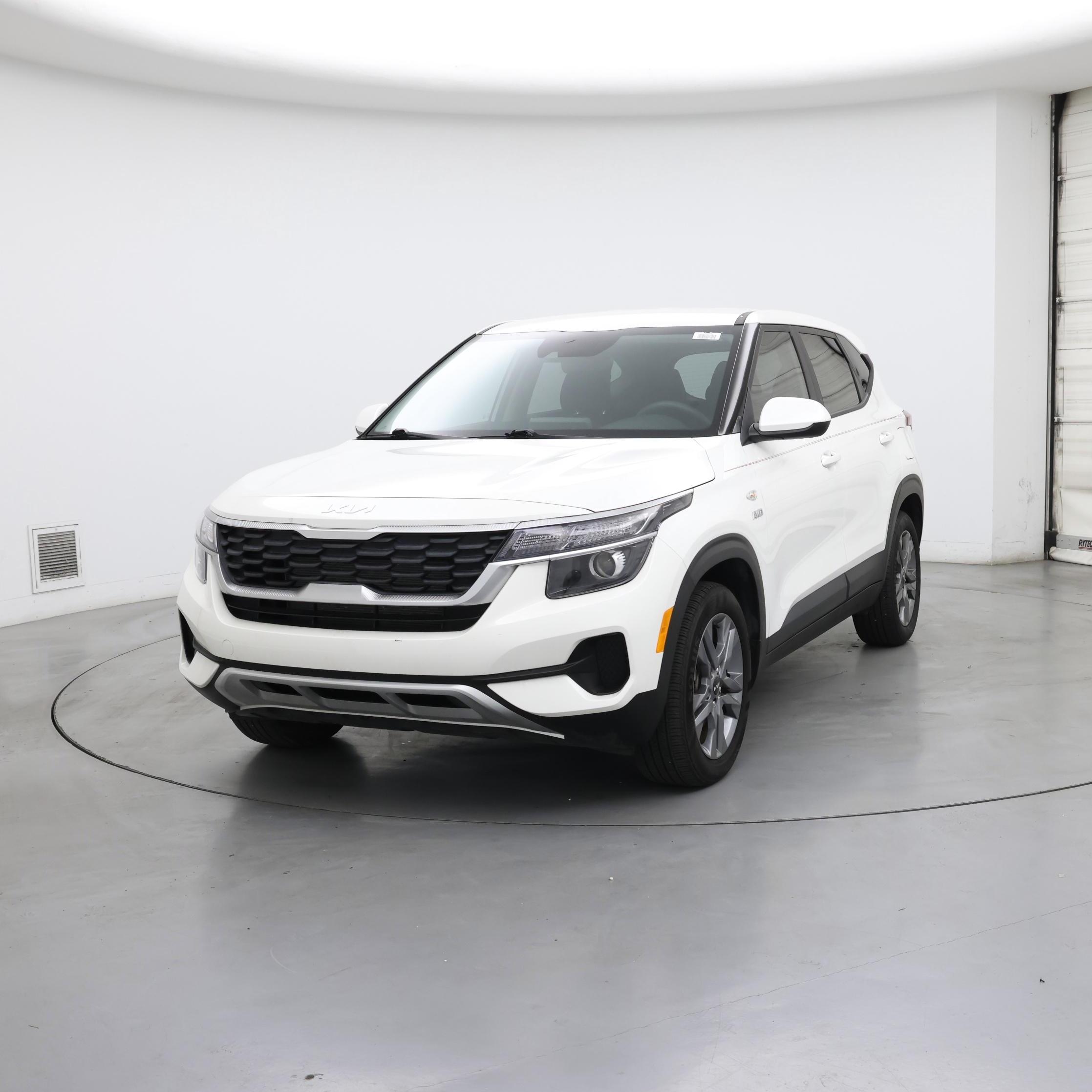 Thumbnail: 2023 Kia Seltos - 4