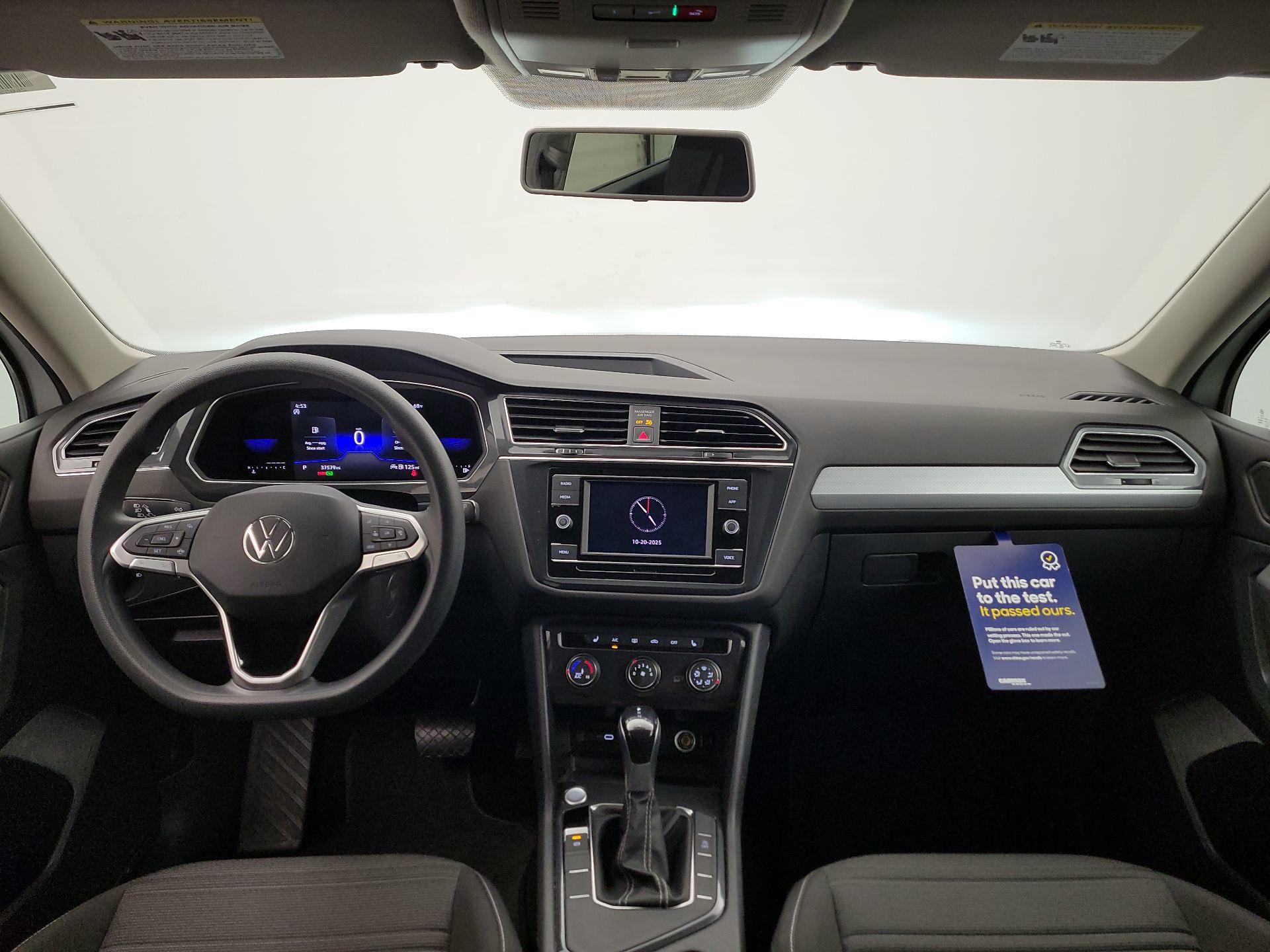 Thumbnail: 2022 Volkswagen Tiguan - 9